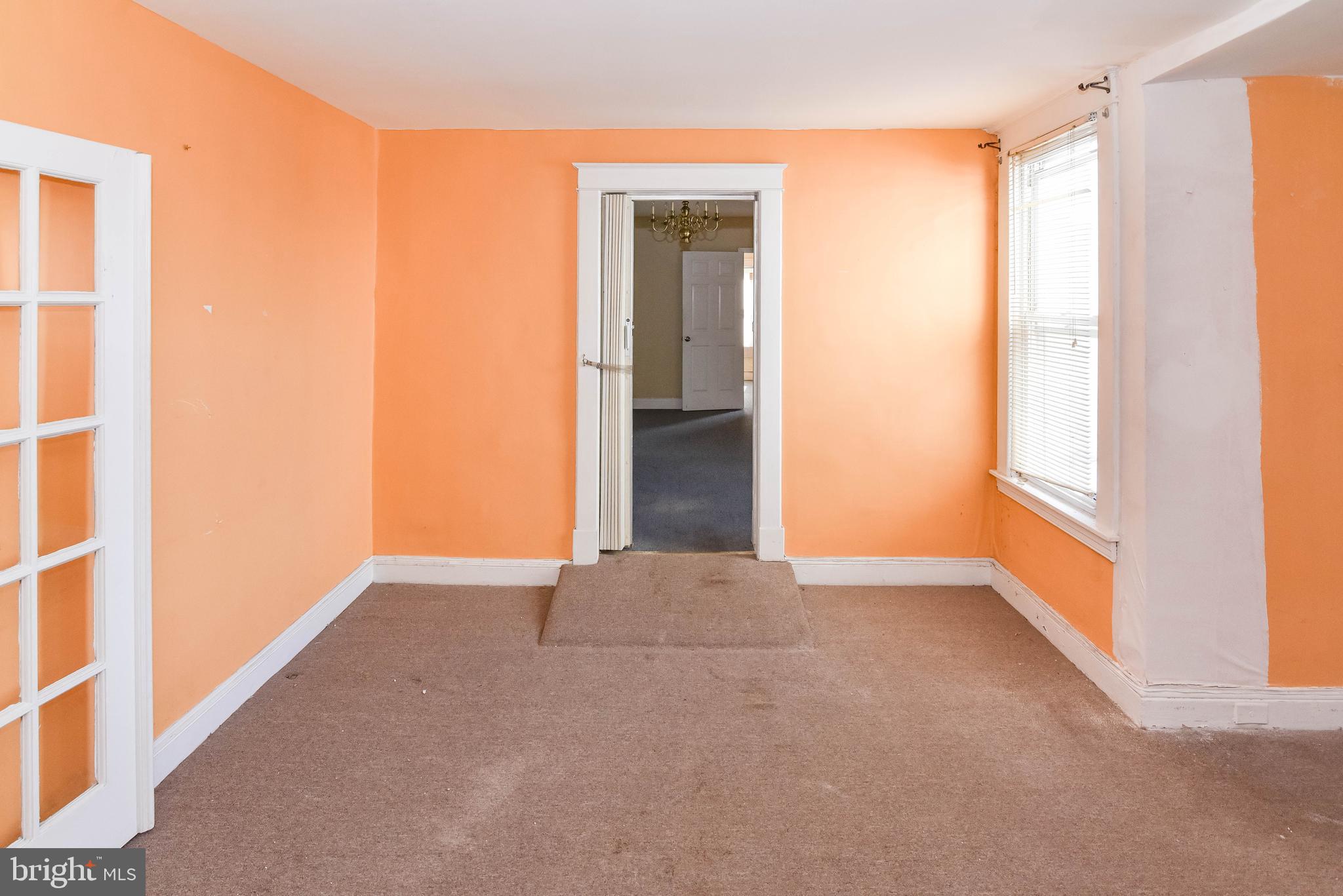 BROADWAY EAST - Residential
