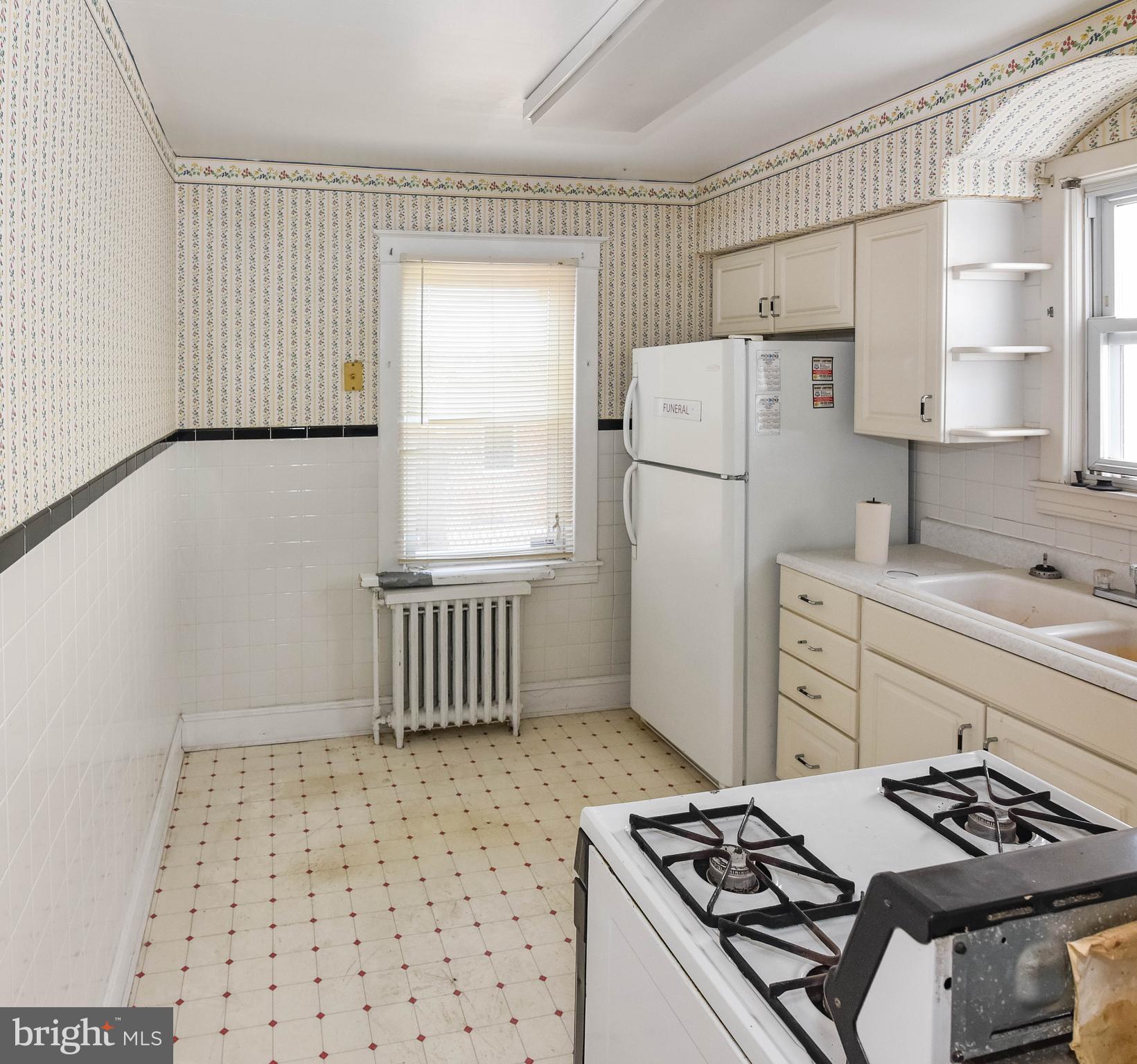 BROADWAY EAST - Residential