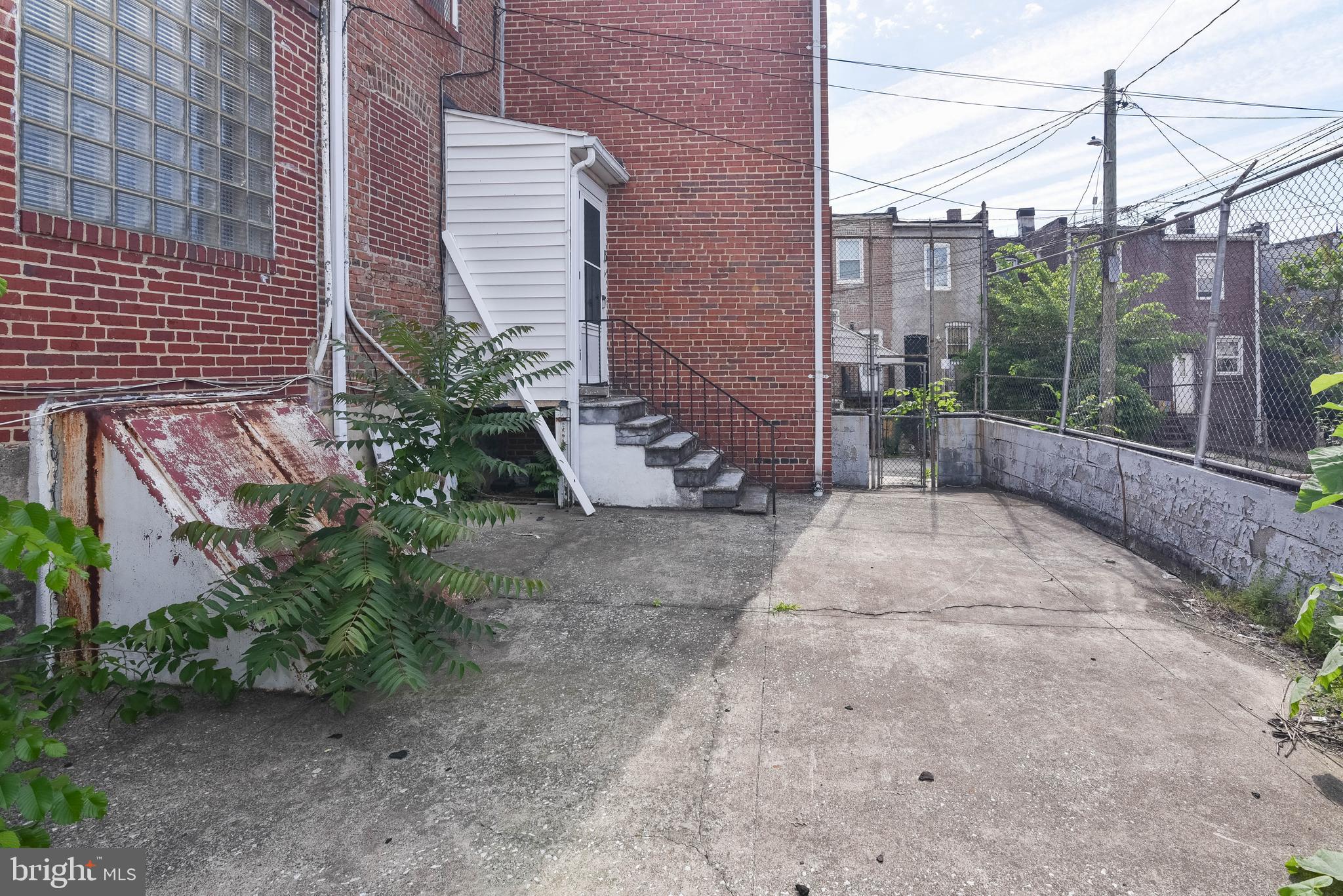 BROADWAY EAST - Residential