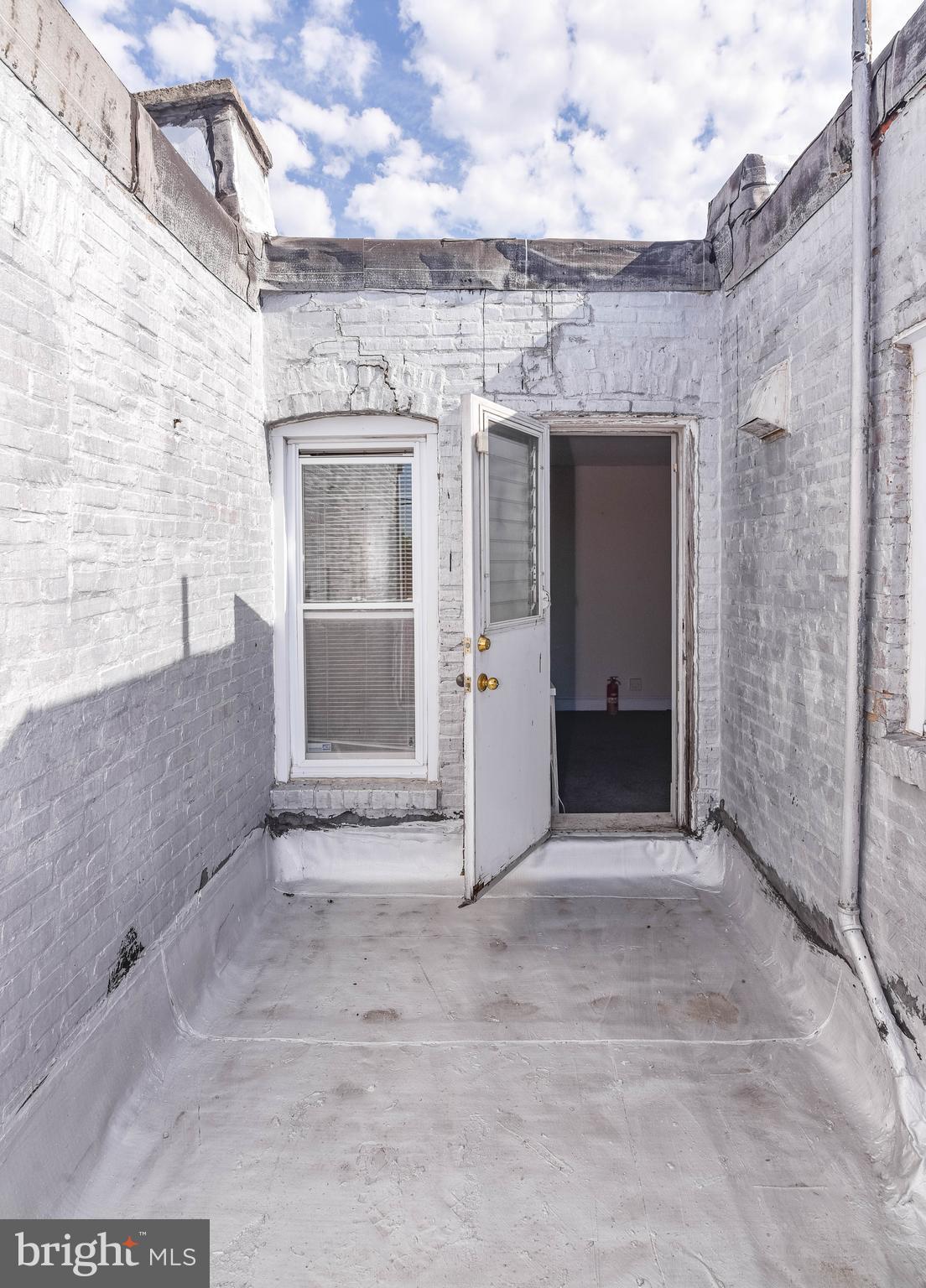 BROADWAY EAST - Residential