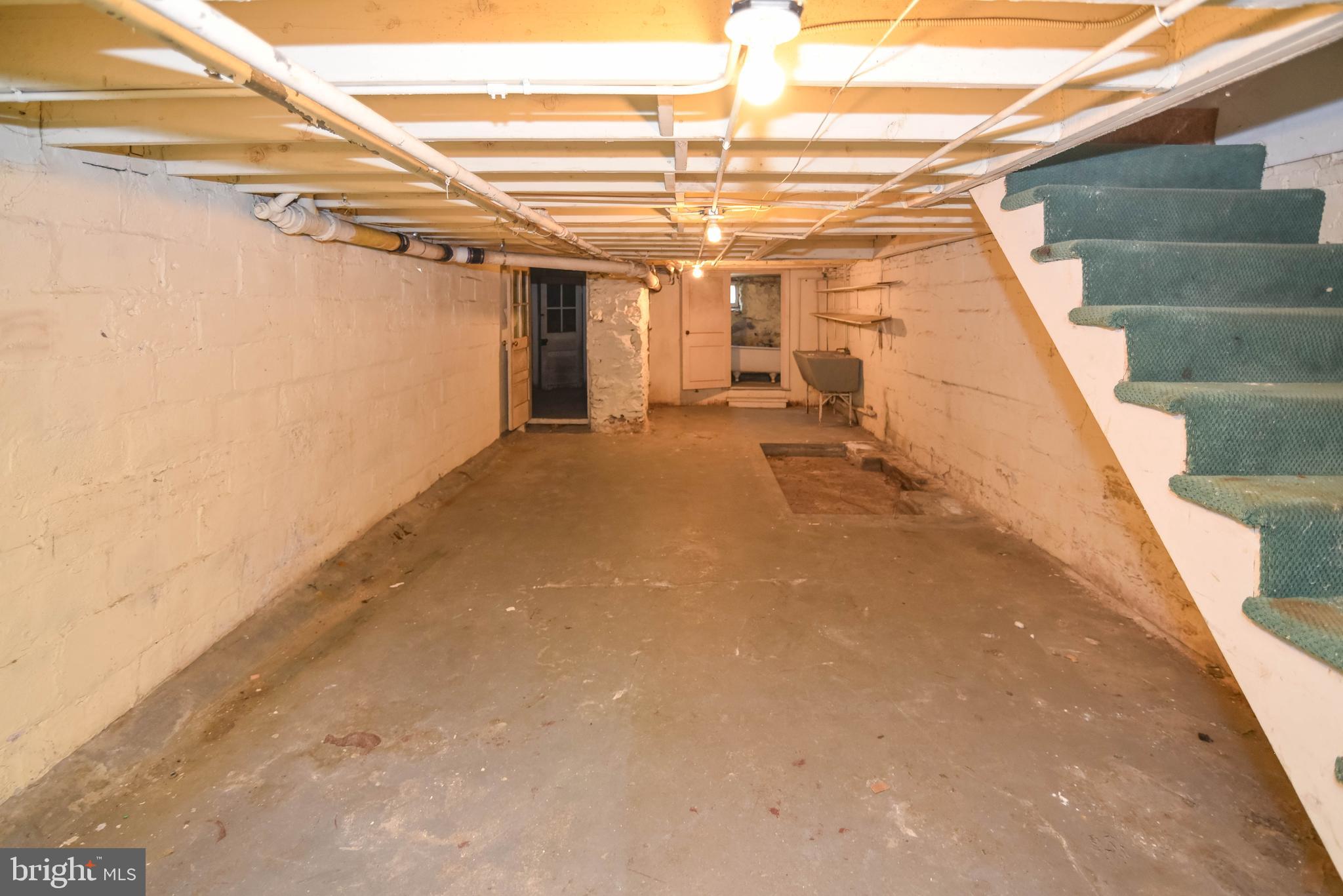 BROADWAY EAST - Residential
