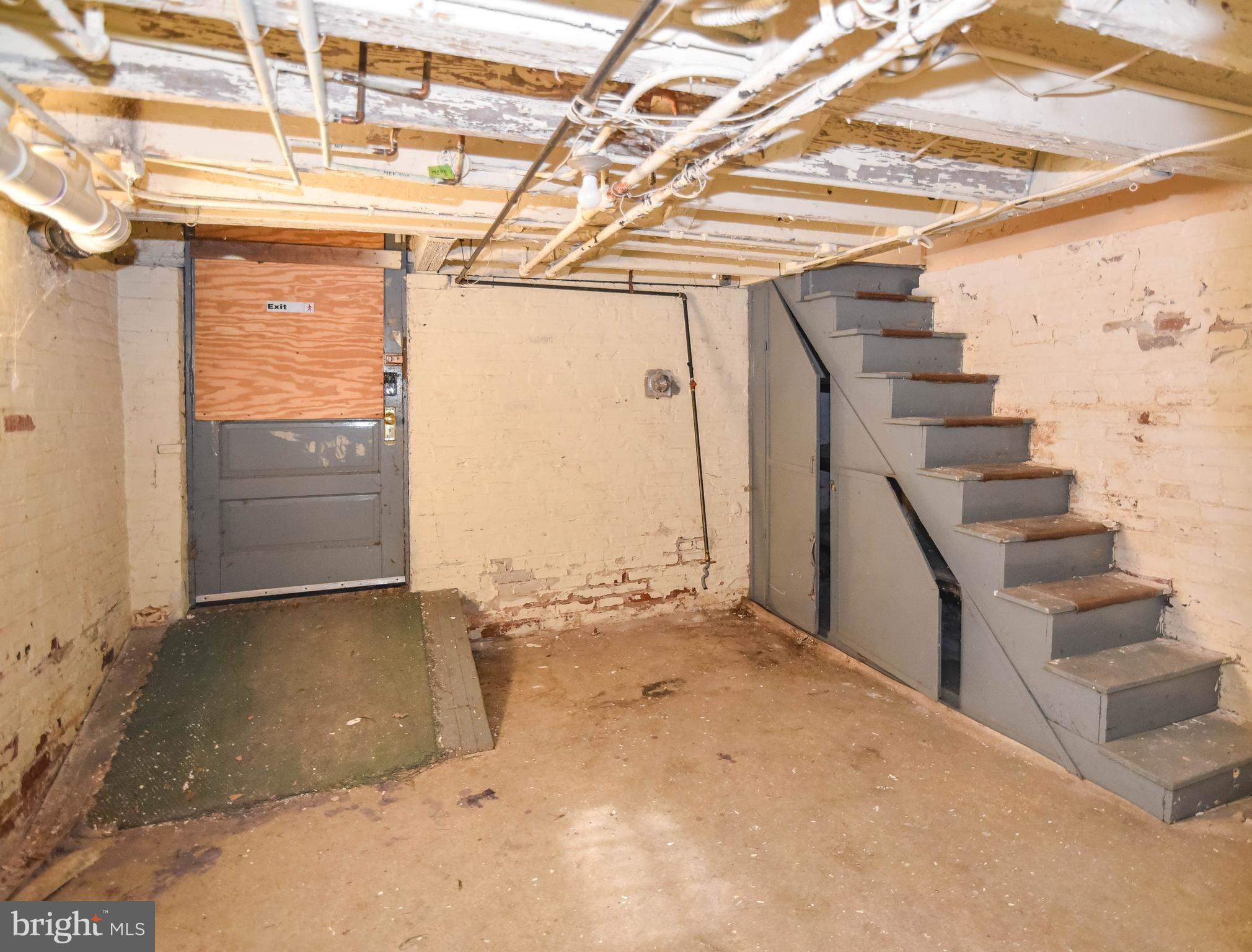 BROADWAY EAST - Residential