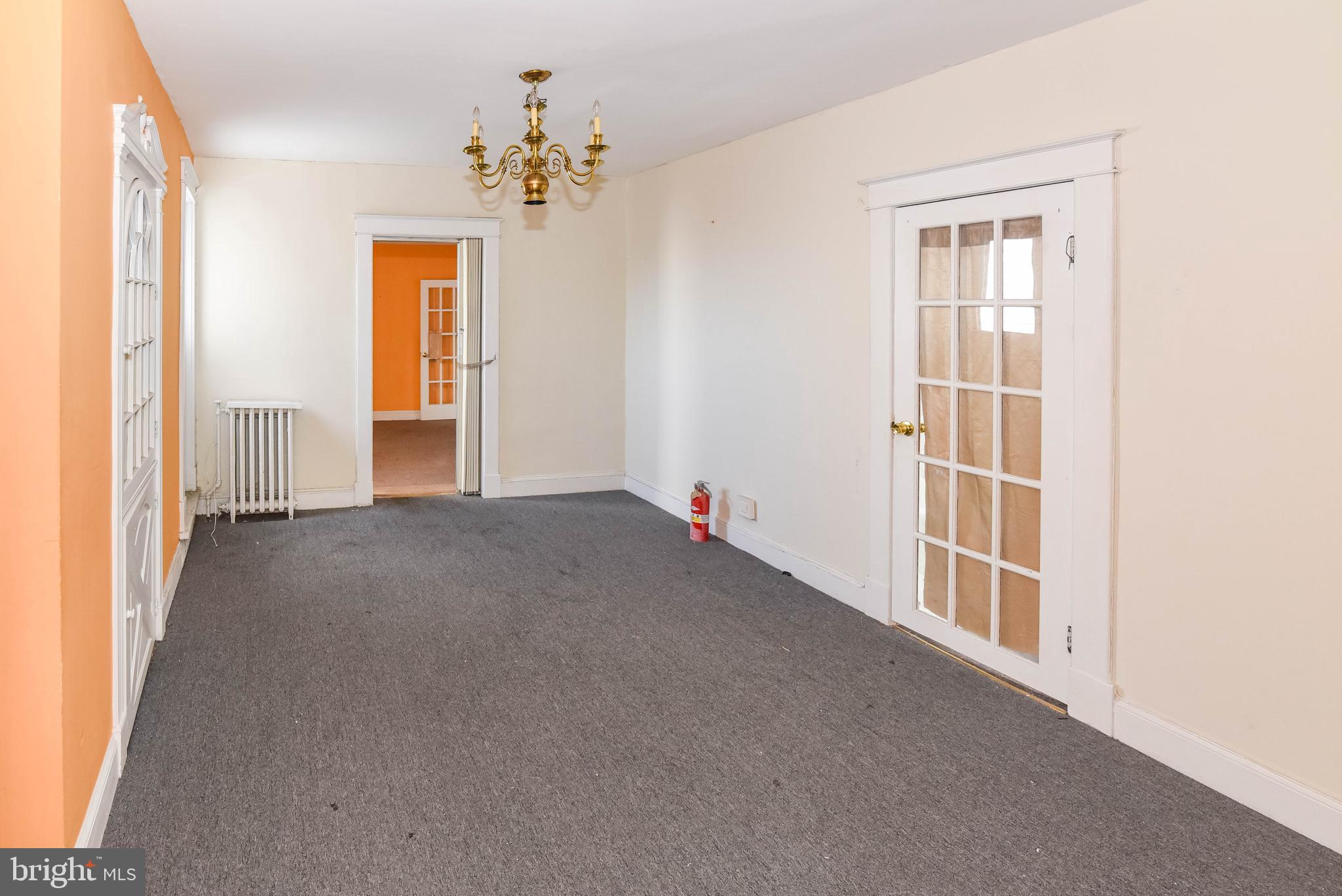 BROADWAY EAST - Residential