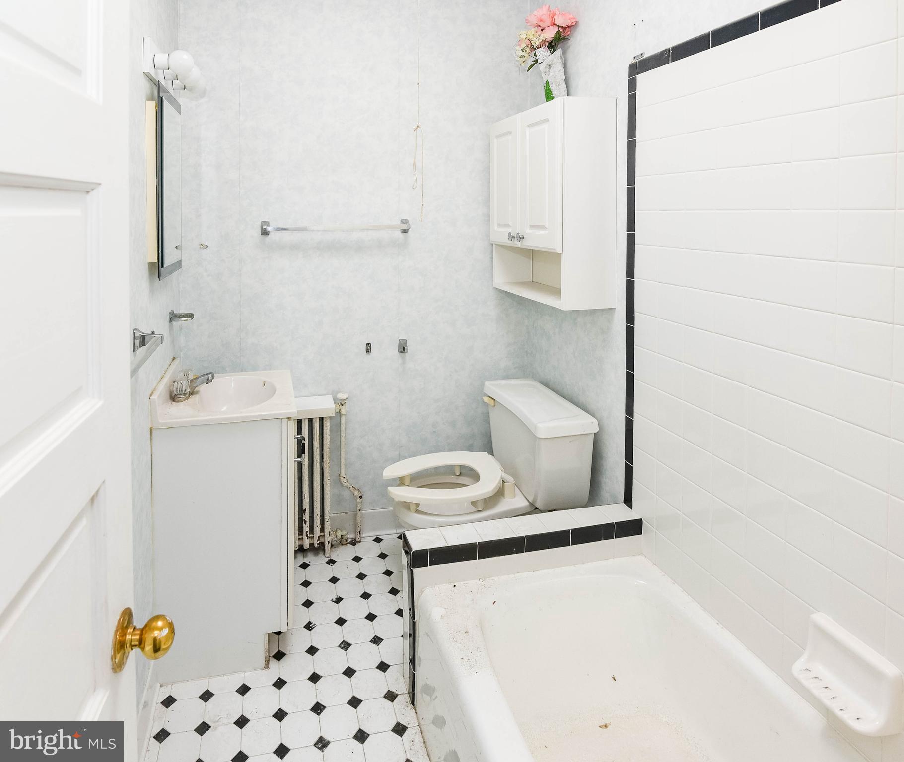 BROADWAY EAST - Residential