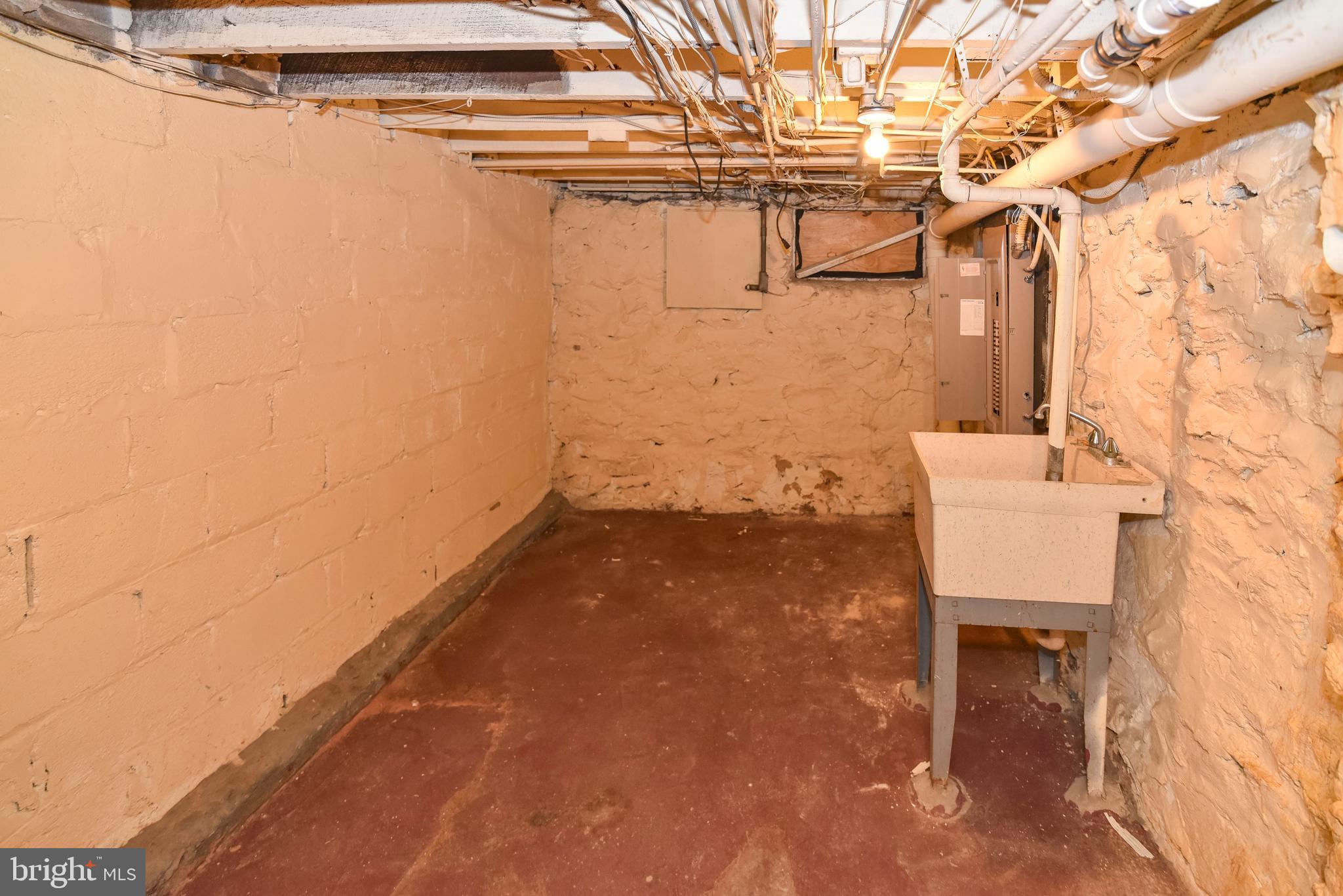 BROADWAY EAST - Residential