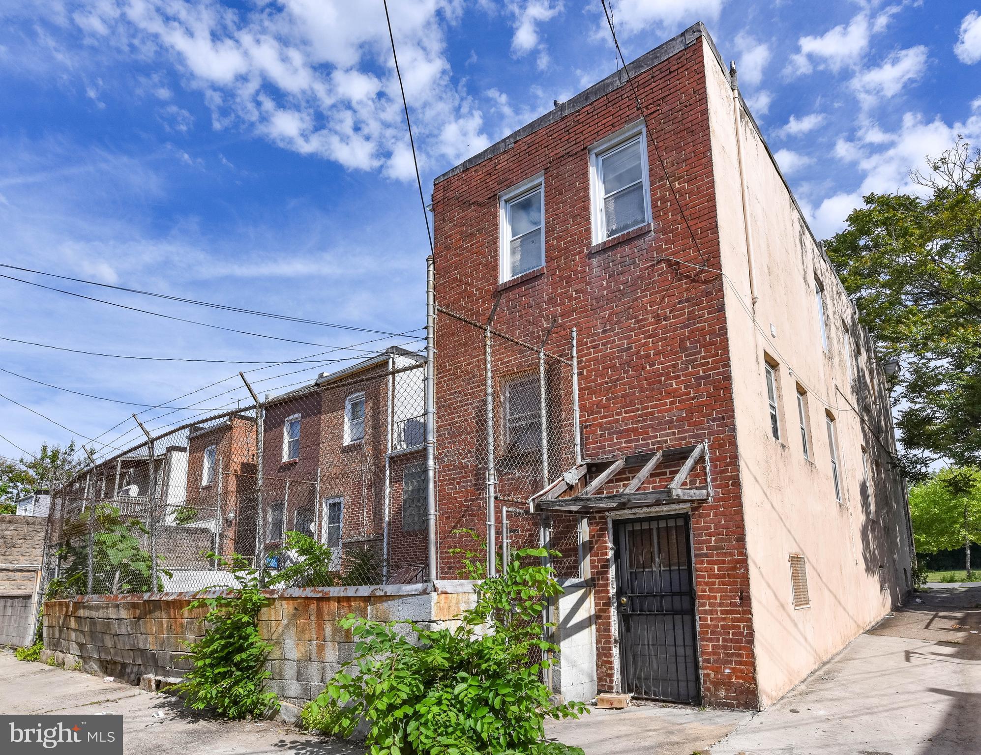BROADWAY EAST - Residential