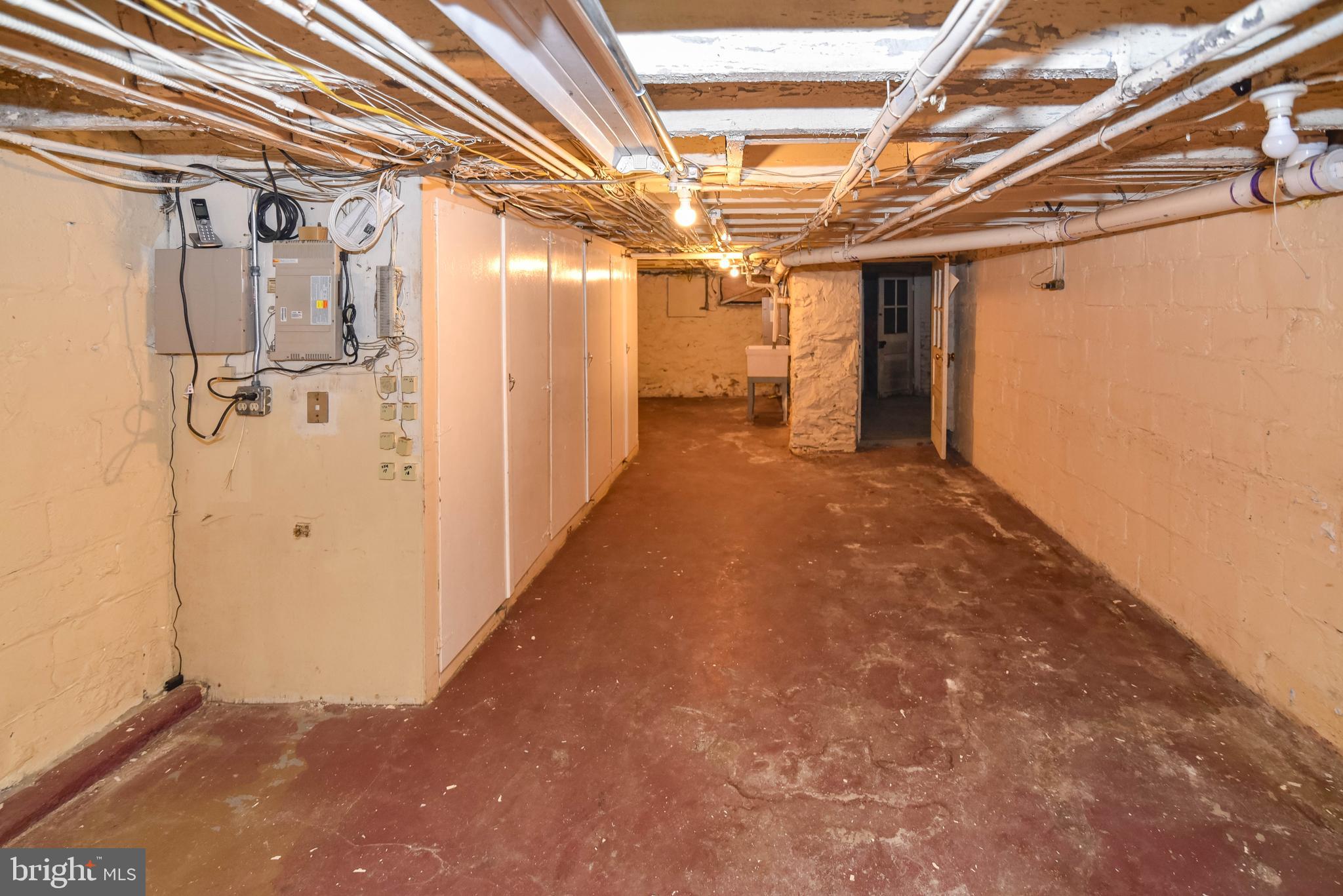 BROADWAY EAST - Residential