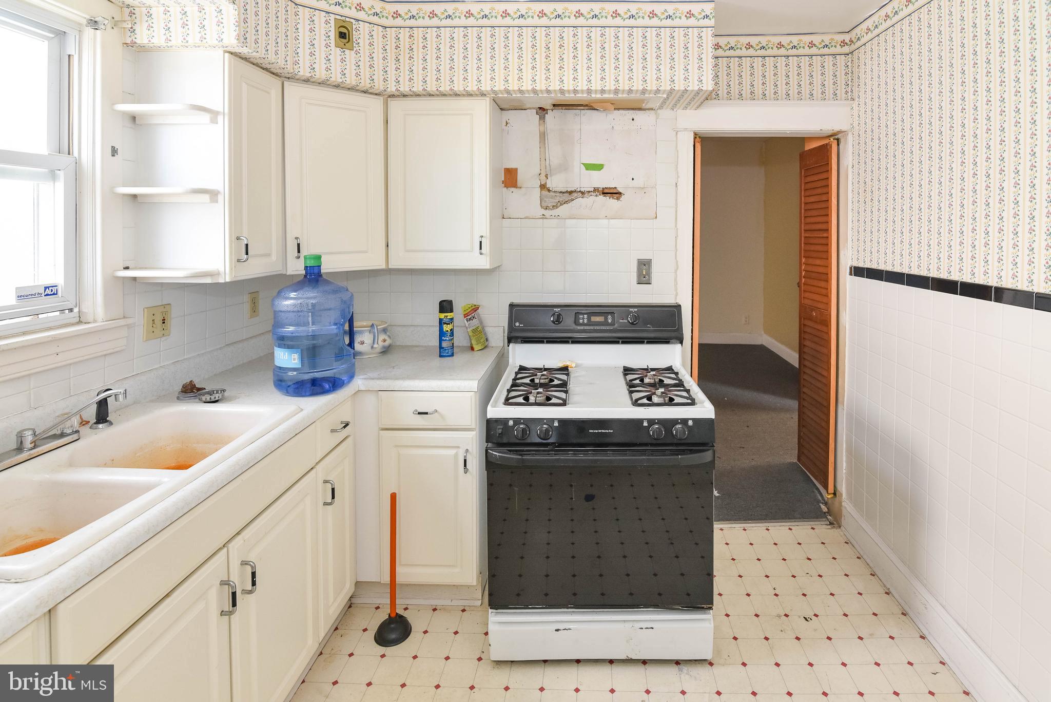 BROADWAY EAST - Residential