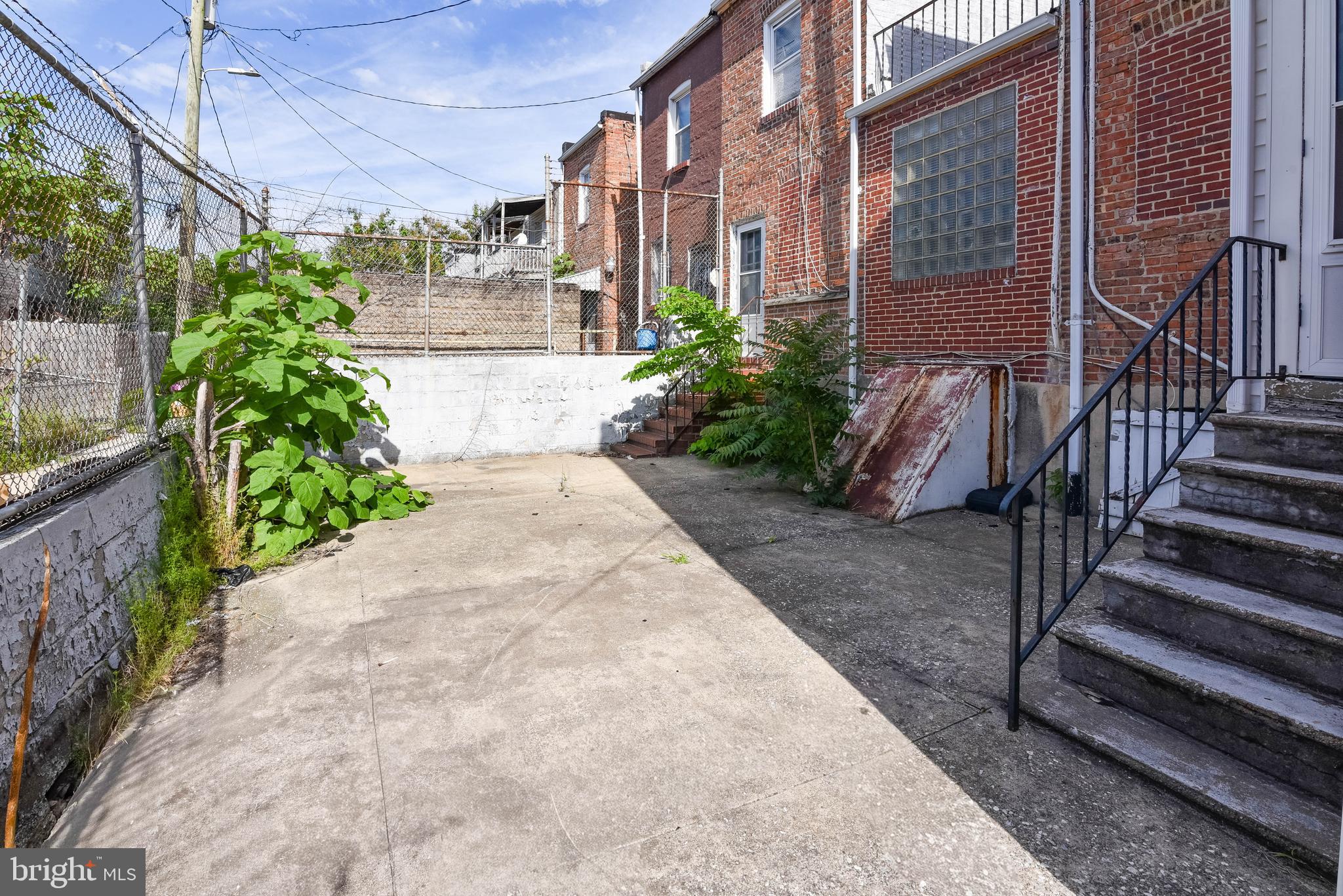 BROADWAY EAST - Residential