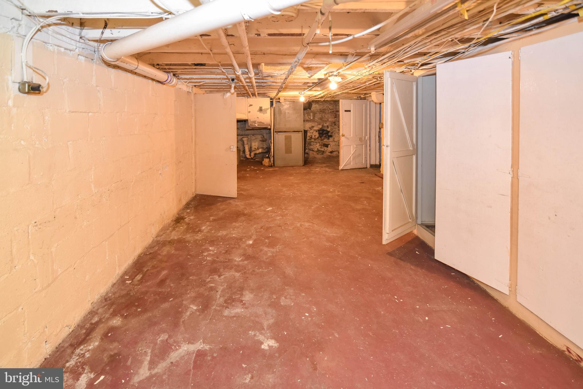 BROADWAY EAST - Residential