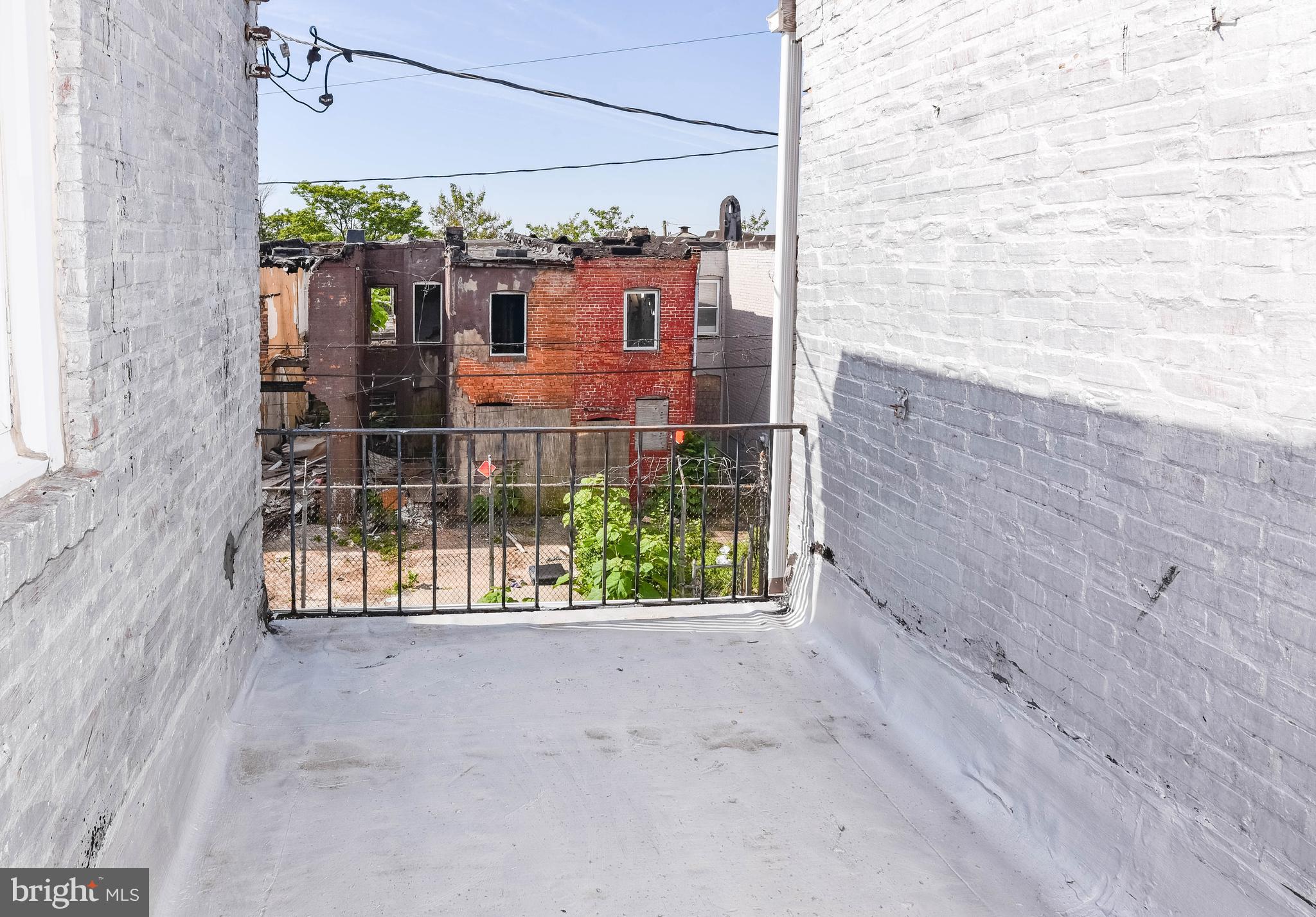 BROADWAY EAST - Residential