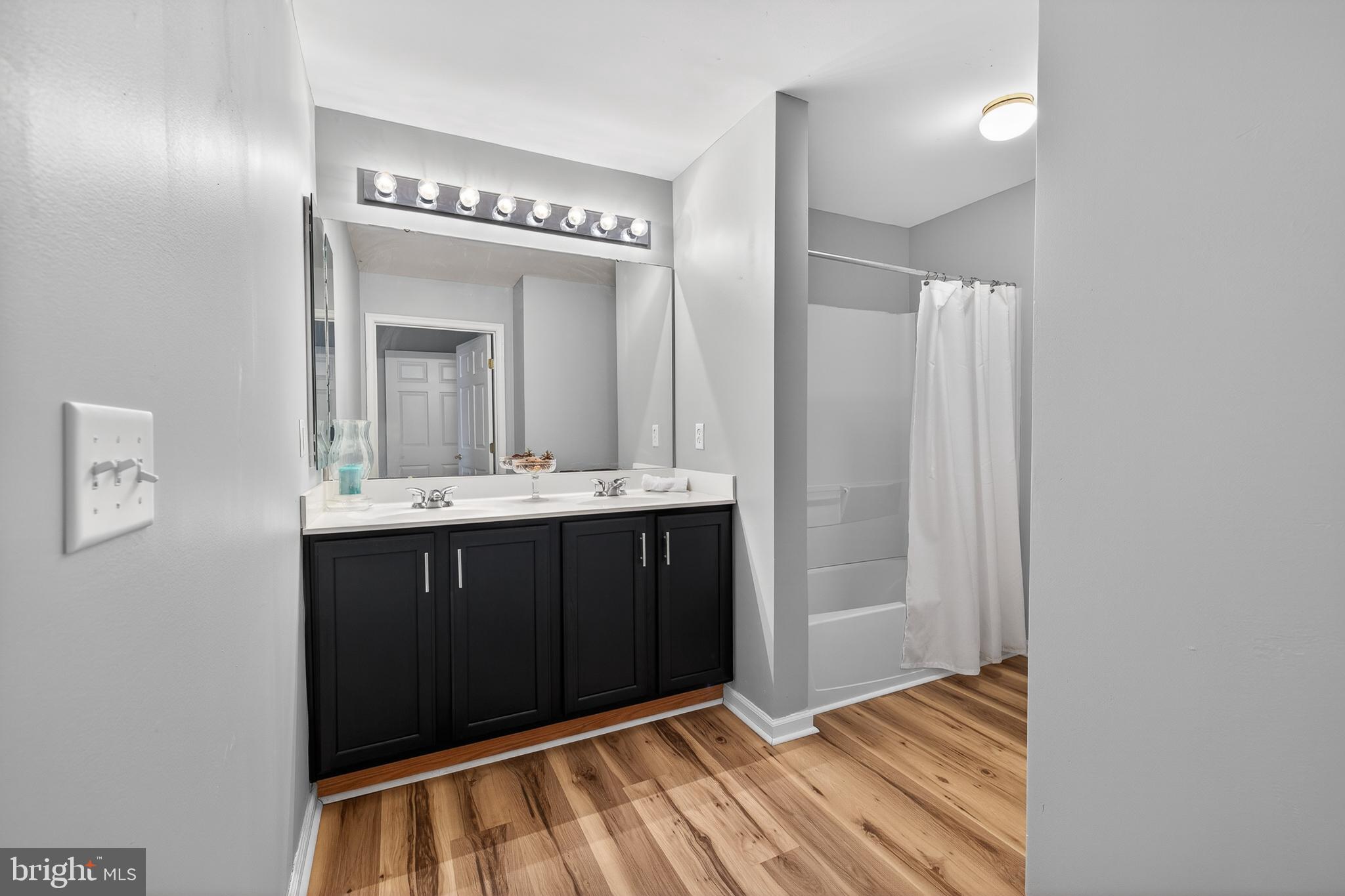 MIDDLETOWN CROSSING - Residential