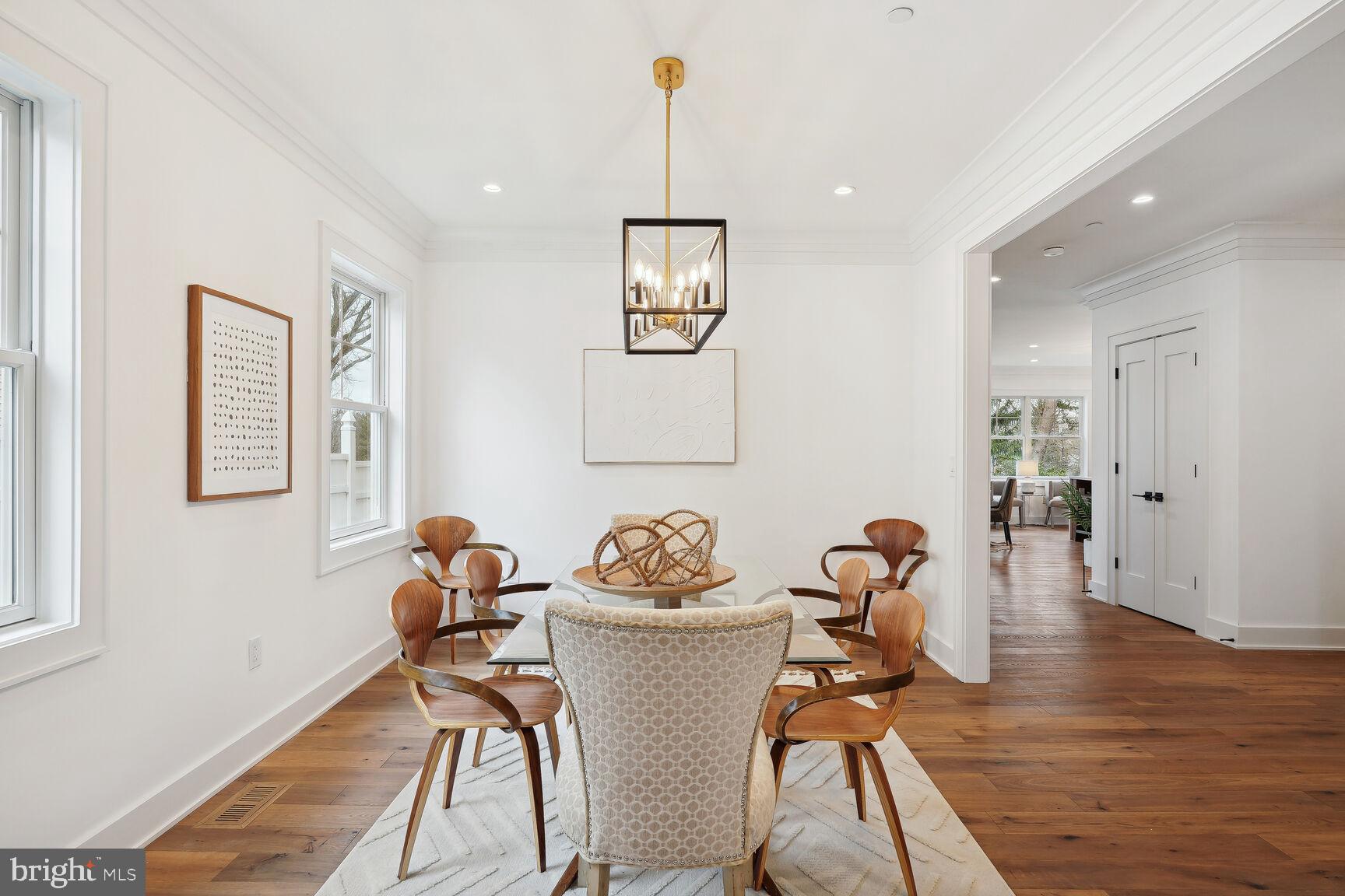 KENSINGTON HEIGHTS - Residential