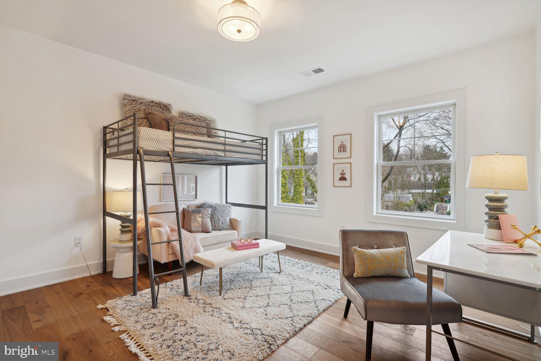 KENSINGTON HEIGHTS - Residential