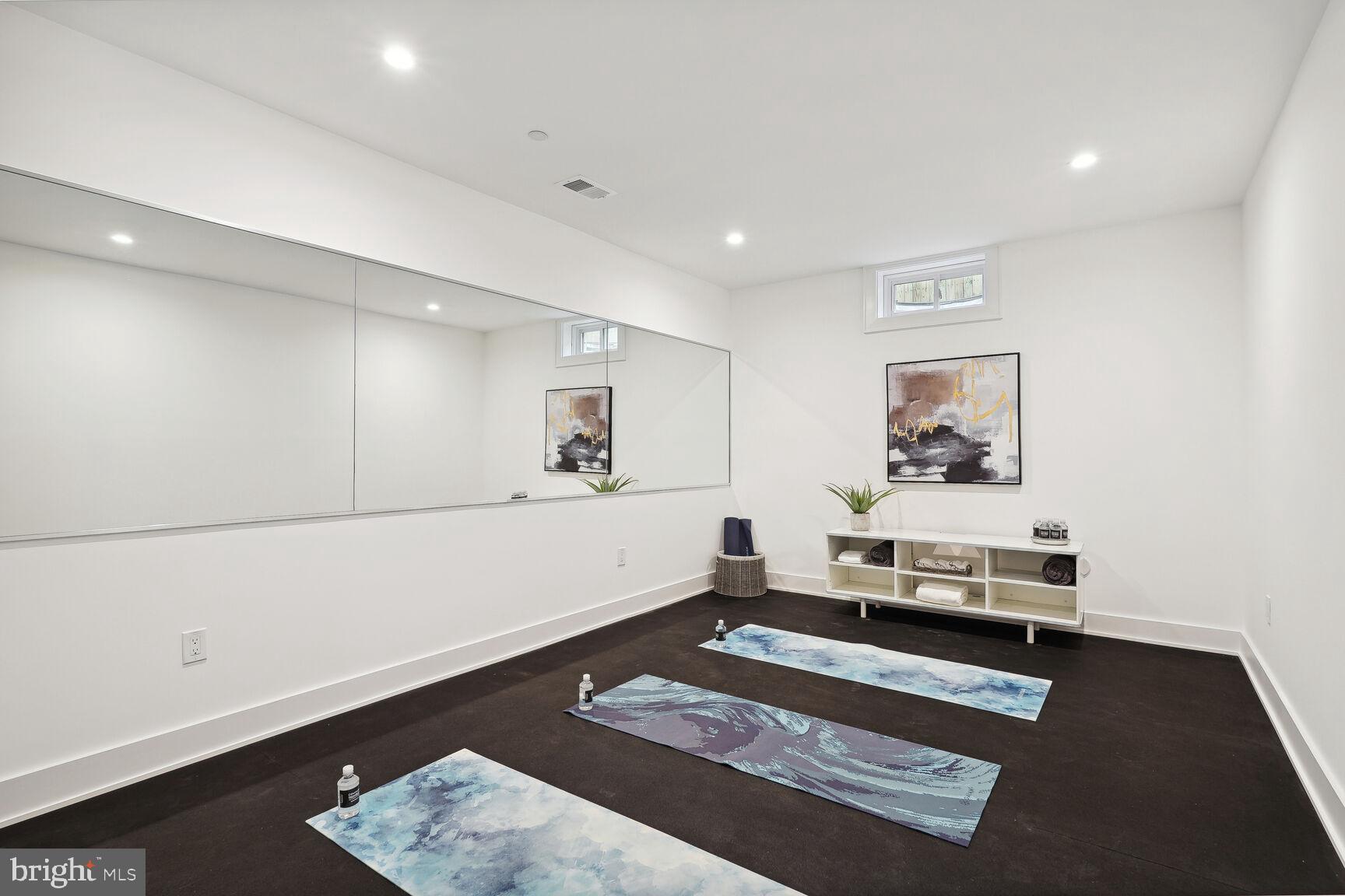 KENSINGTON HEIGHTS - Residential