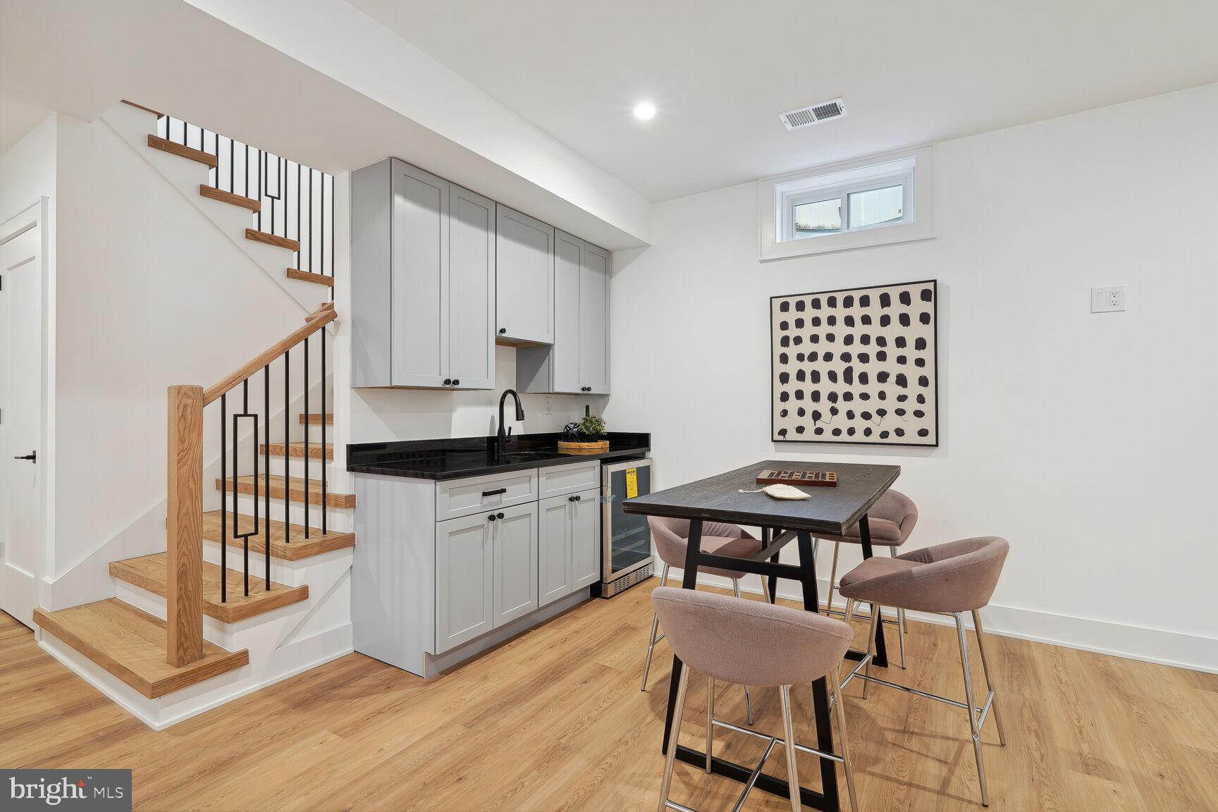 KENSINGTON HEIGHTS - Residential