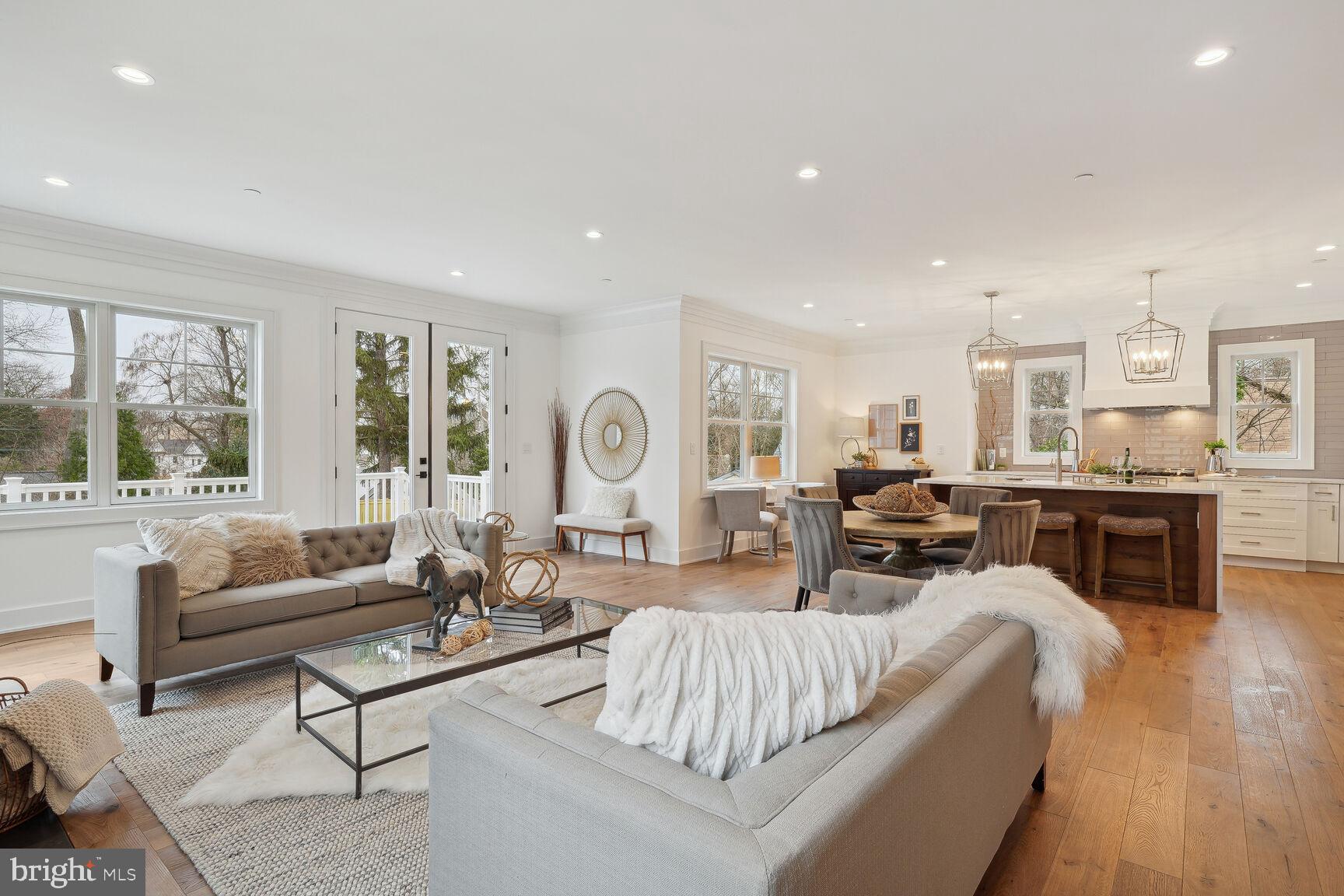 KENSINGTON HEIGHTS - Residential