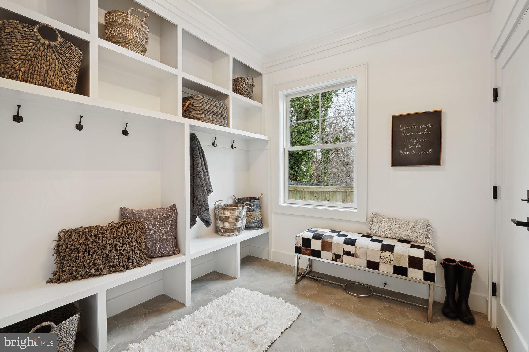 KENSINGTON HEIGHTS - Residential