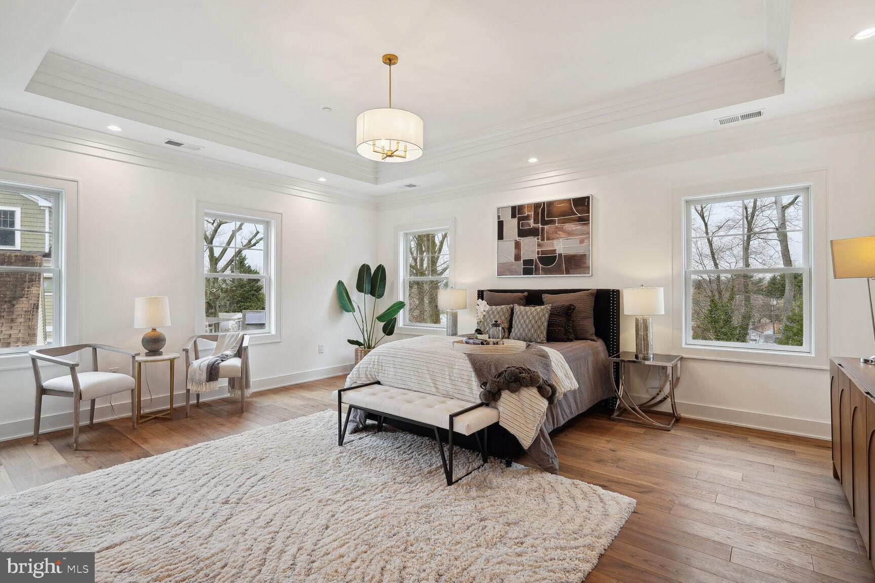 KENSINGTON HEIGHTS - Residential