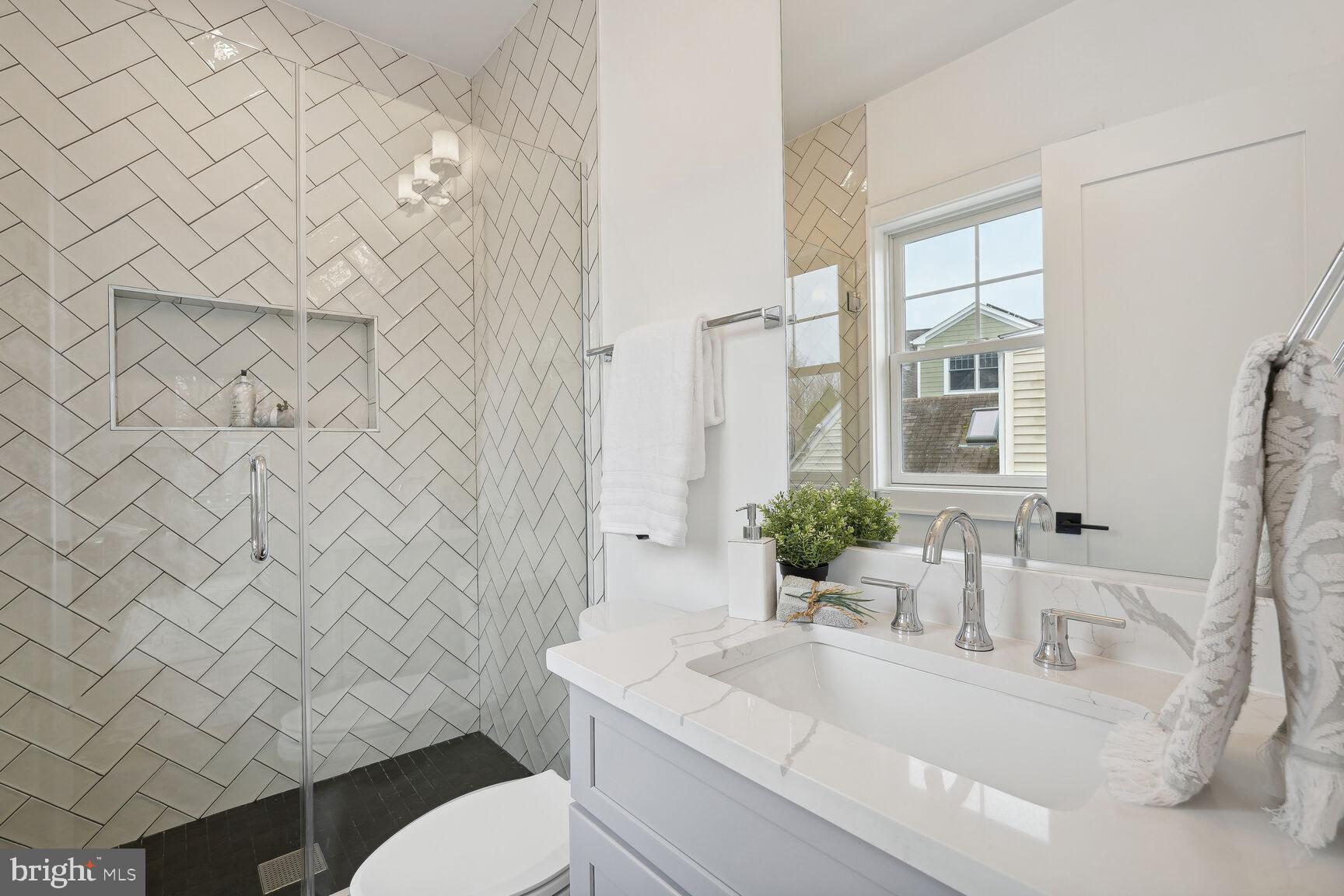 KENSINGTON HEIGHTS - Residential