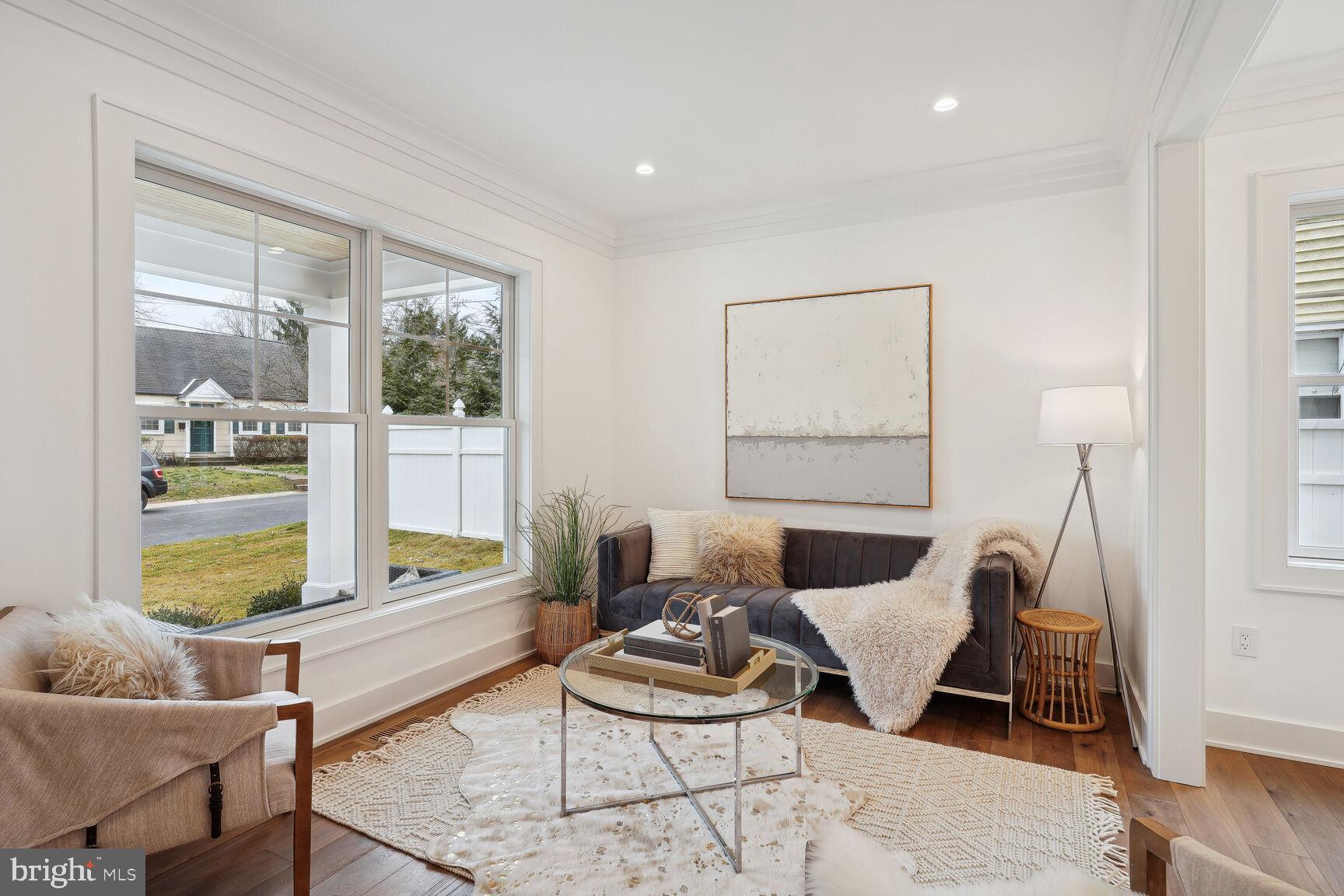 KENSINGTON HEIGHTS - Residential