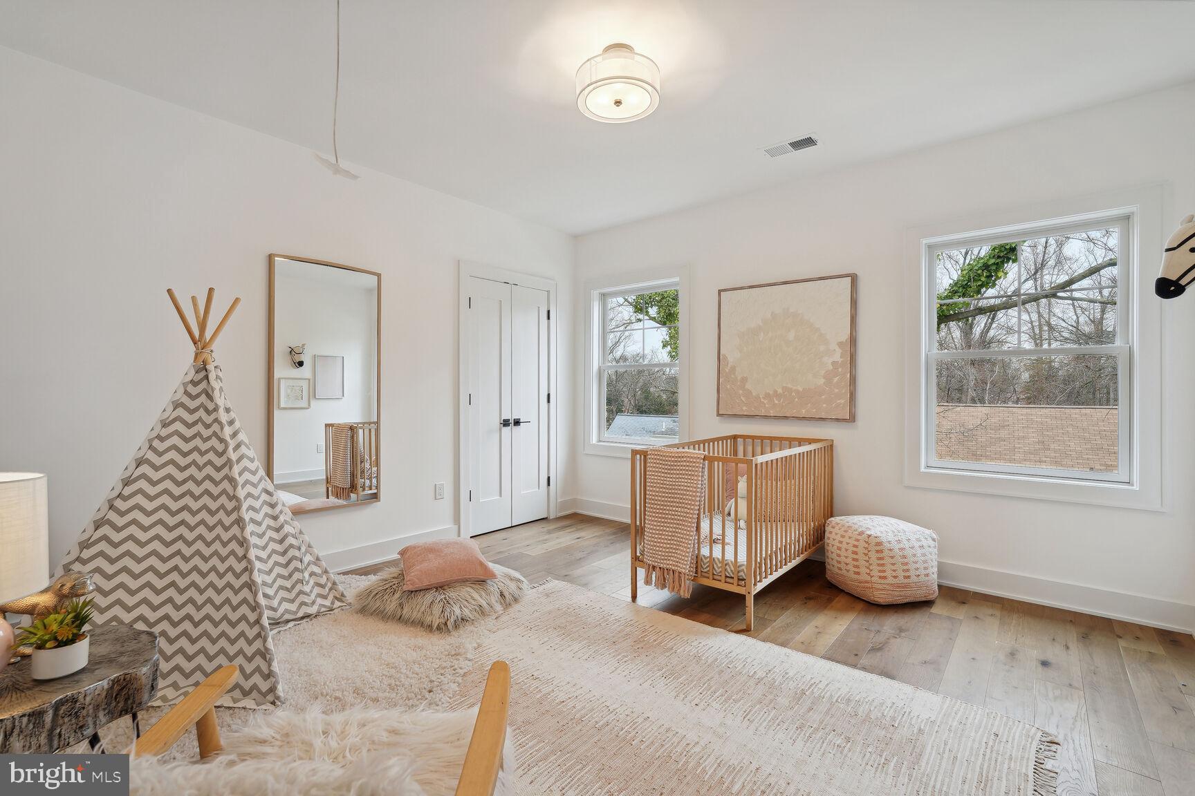 KENSINGTON HEIGHTS - Residential