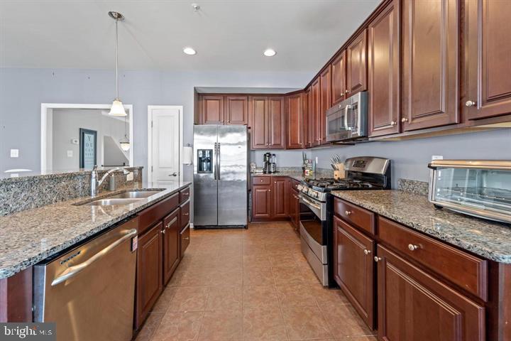 POTOMAC CLUB II - Residential Lease