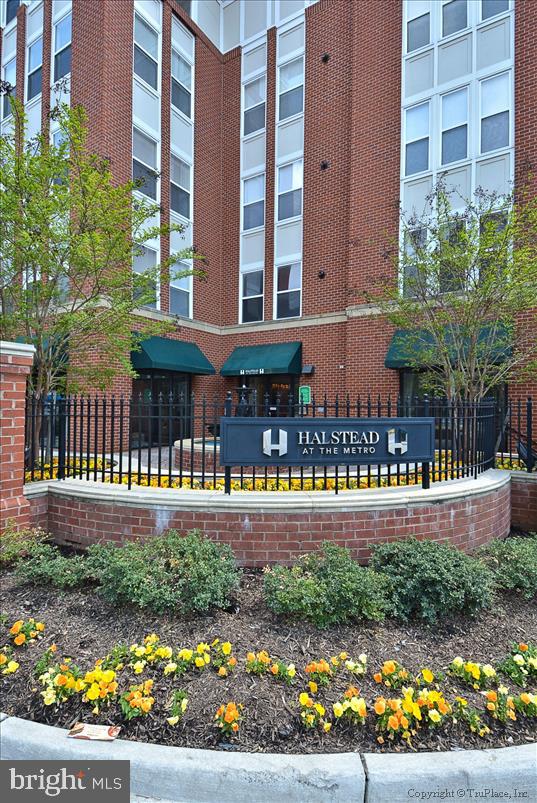 HALSTEAD AT THE METRO - Residential Lease