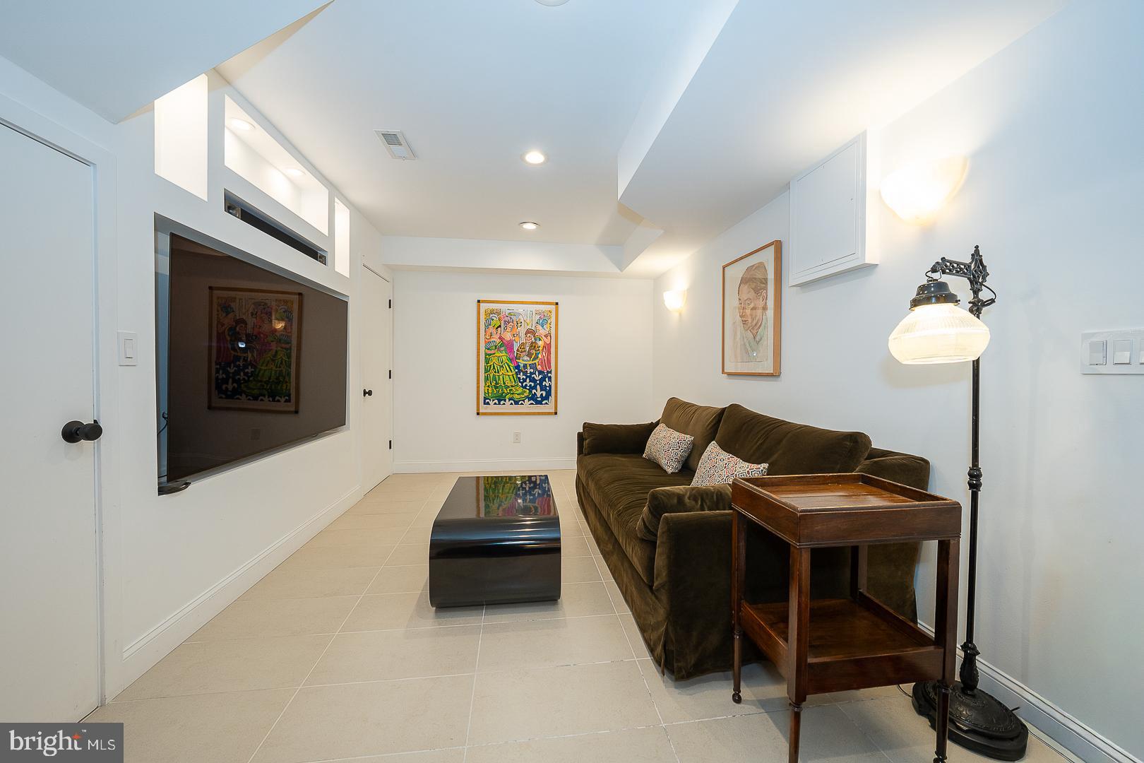 WASHINGTON SQ WEST - Residential