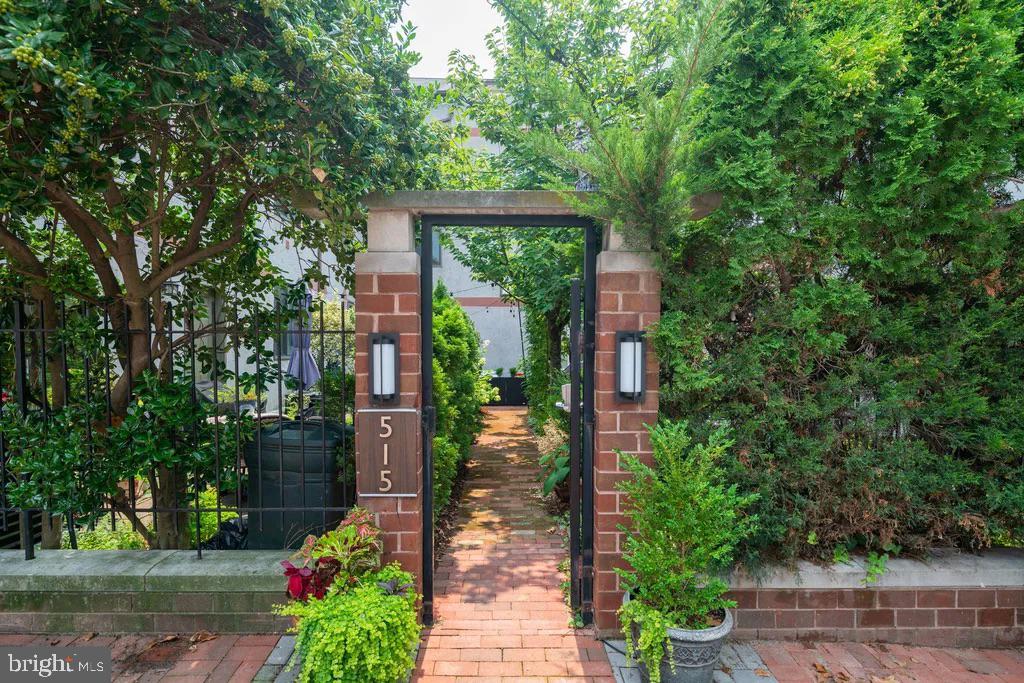 WASHINGTON SQ WEST - Residential