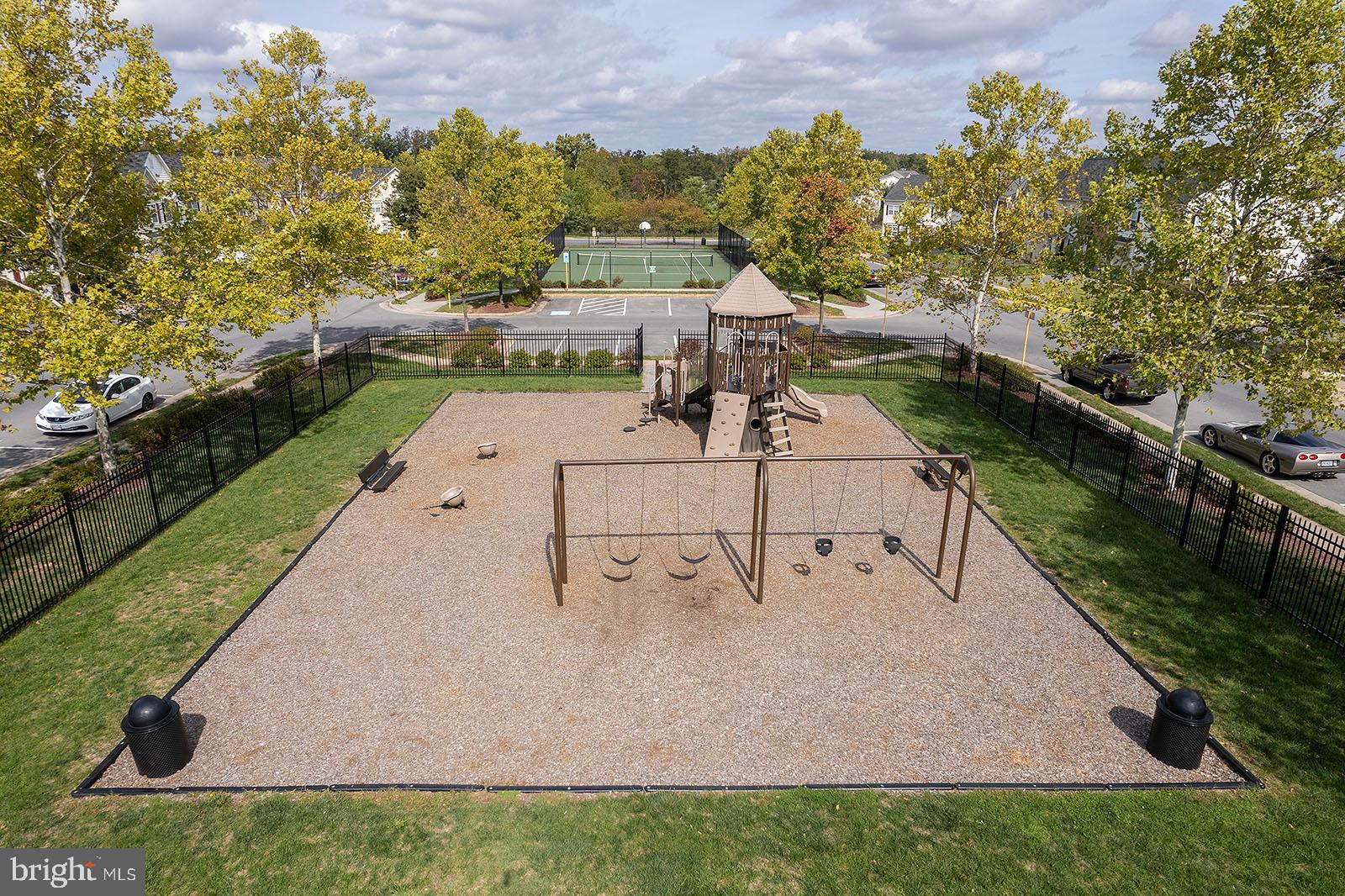 WAKELAND MANOR - Residential