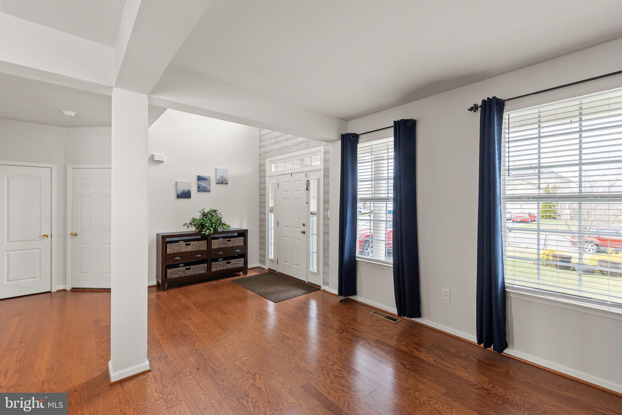 WAKELAND MANOR - Residential