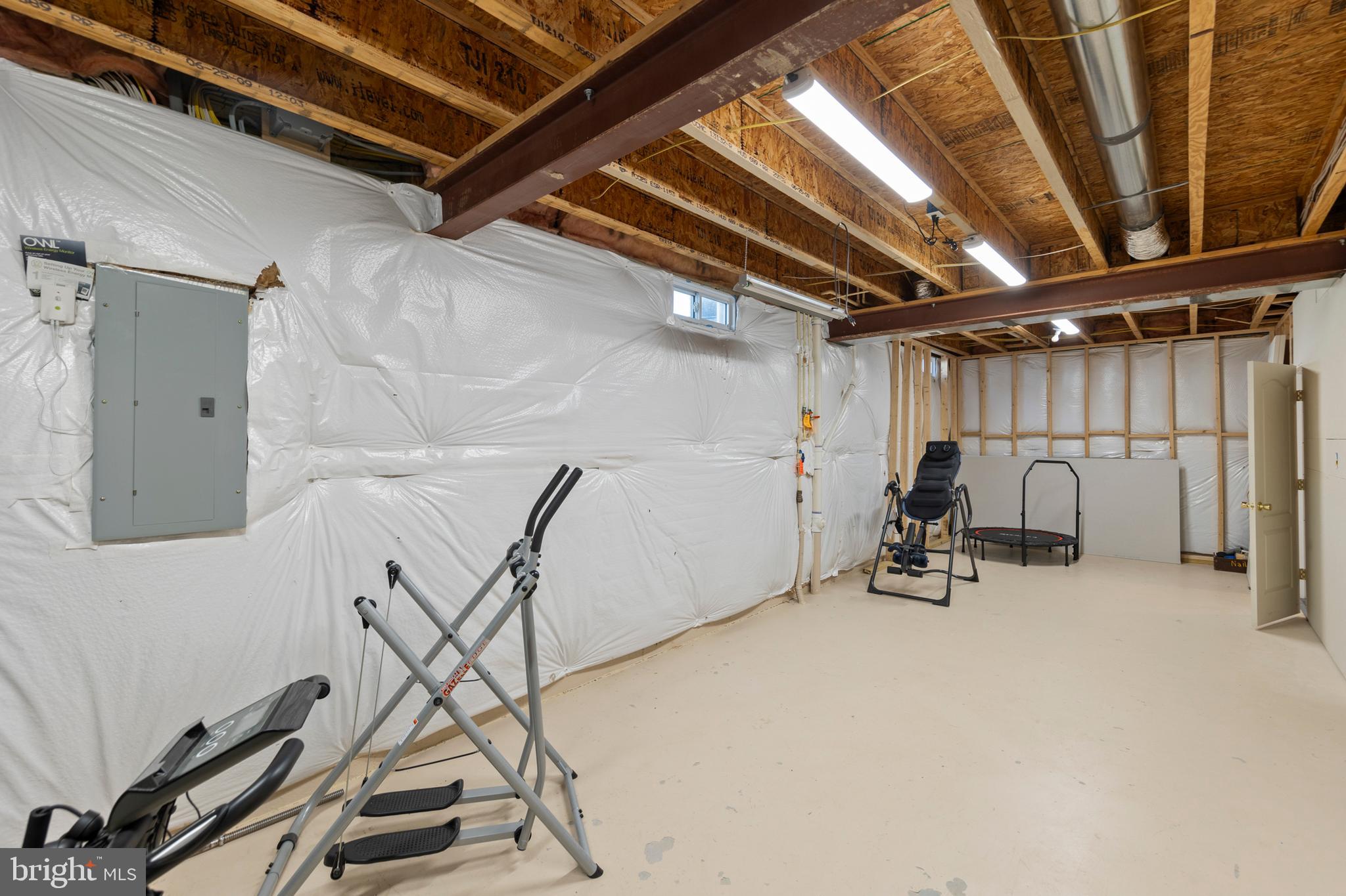 WAKELAND MANOR - Residential