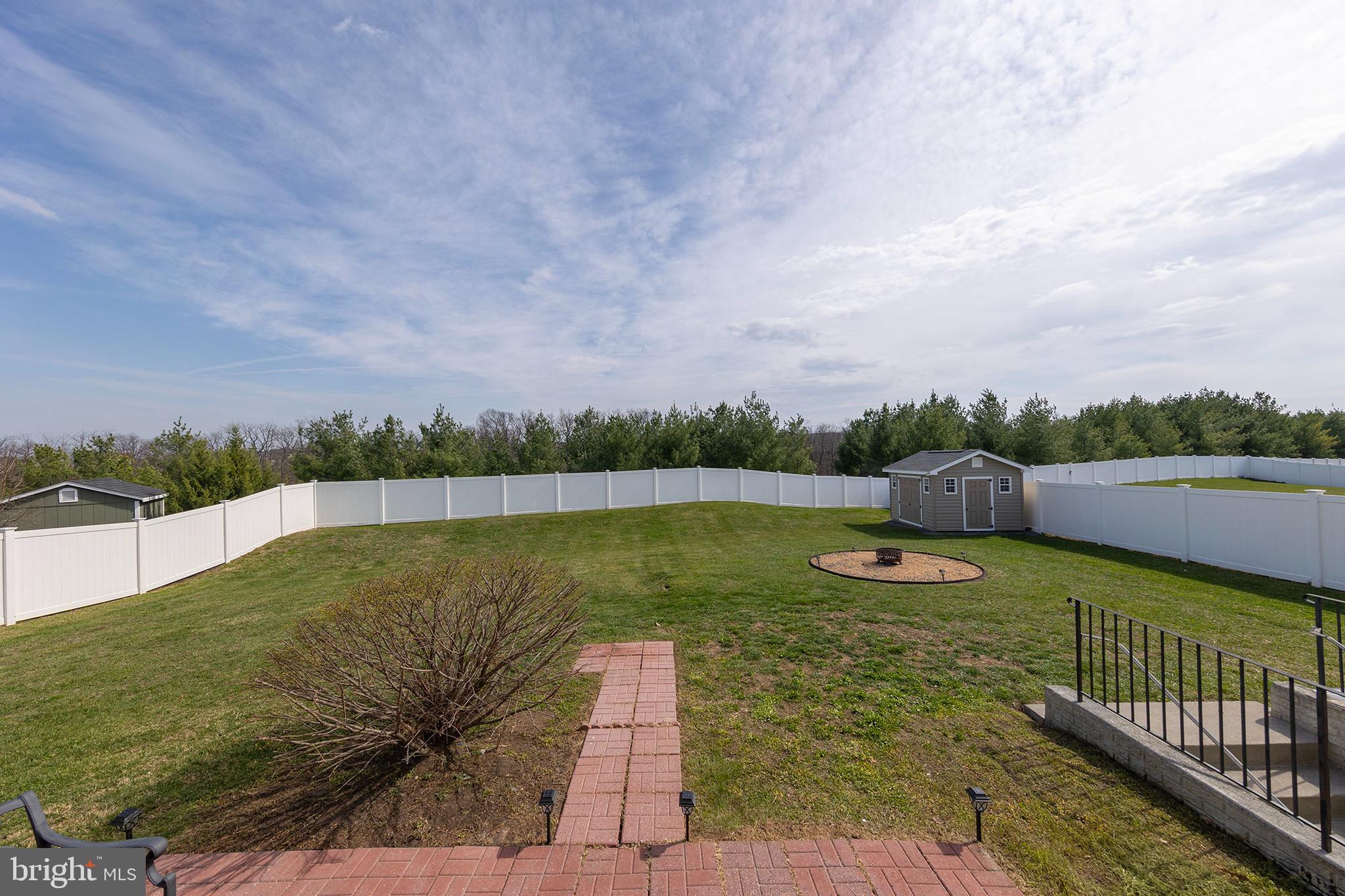 WAKELAND MANOR - Residential