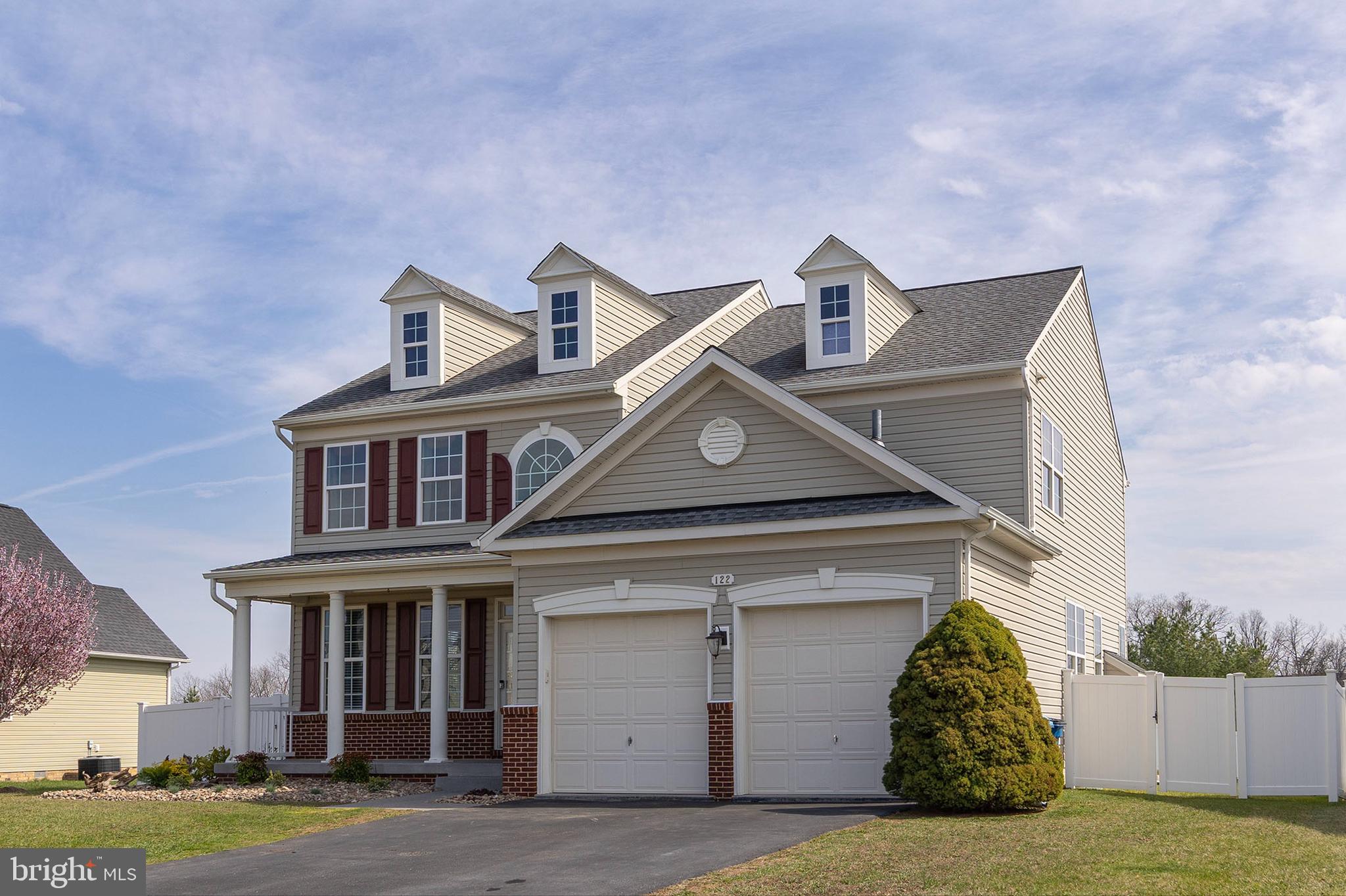 WAKELAND MANOR - Residential