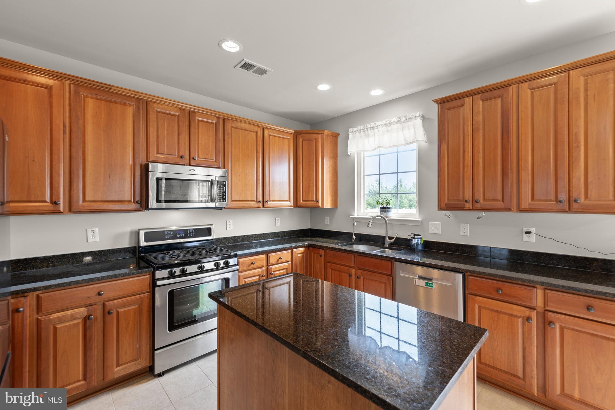 WAKELAND MANOR - Residential