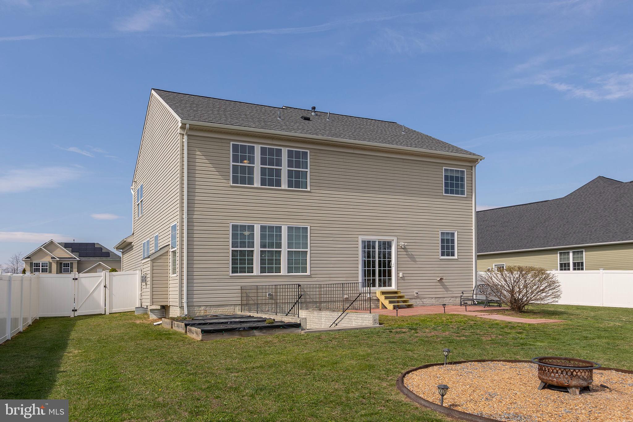 WAKELAND MANOR - Residential