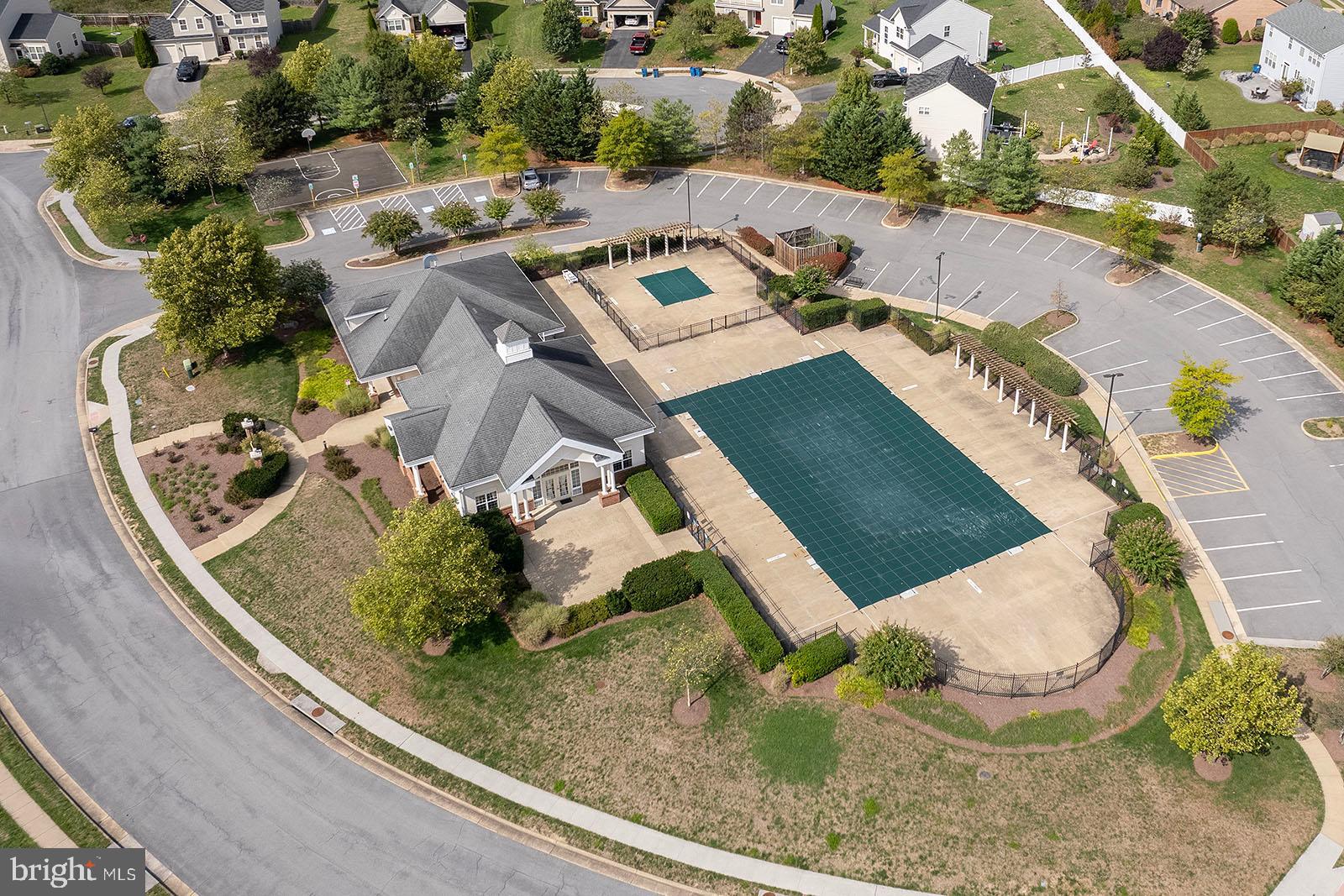 WAKELAND MANOR - Residential