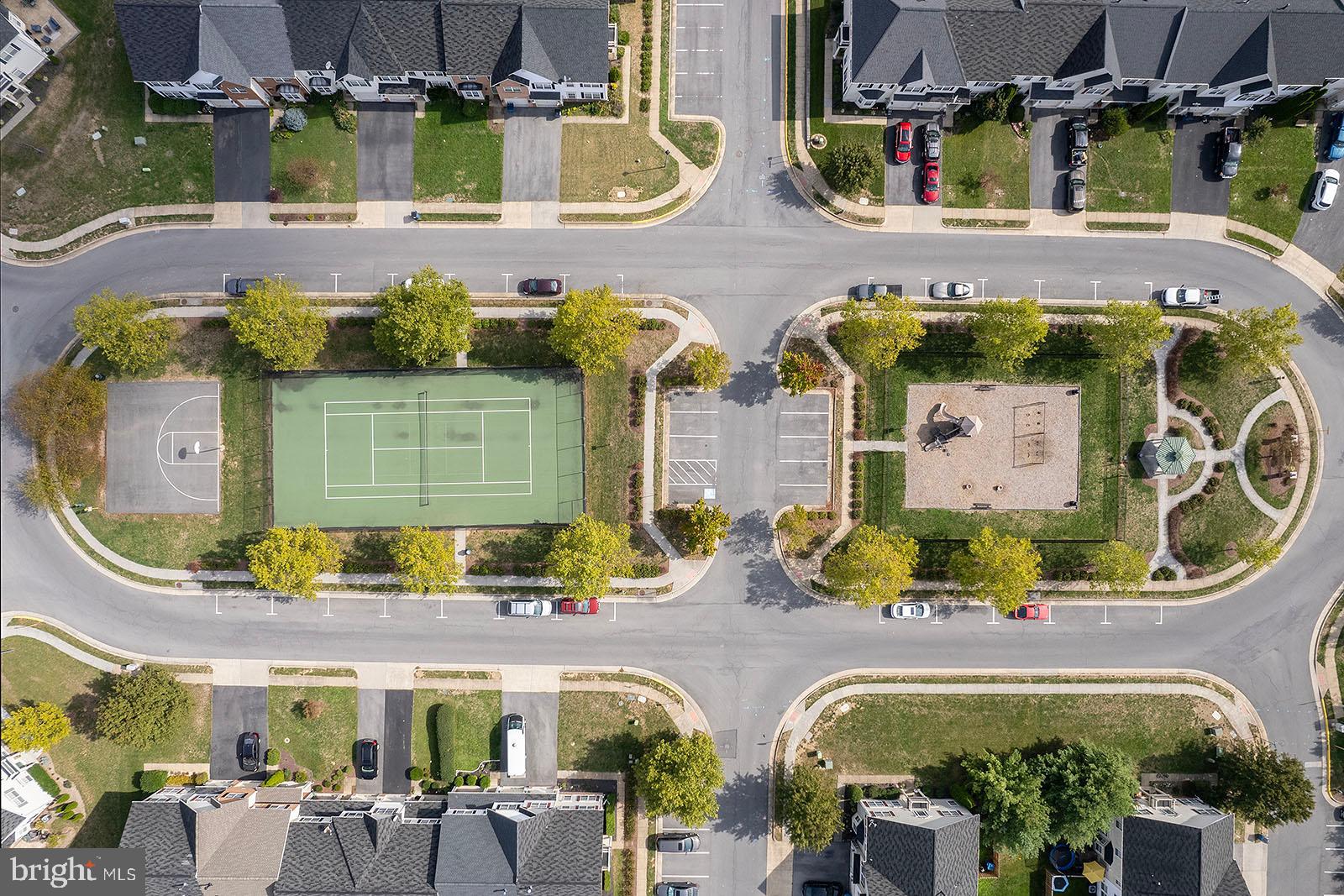 WAKELAND MANOR - Residential