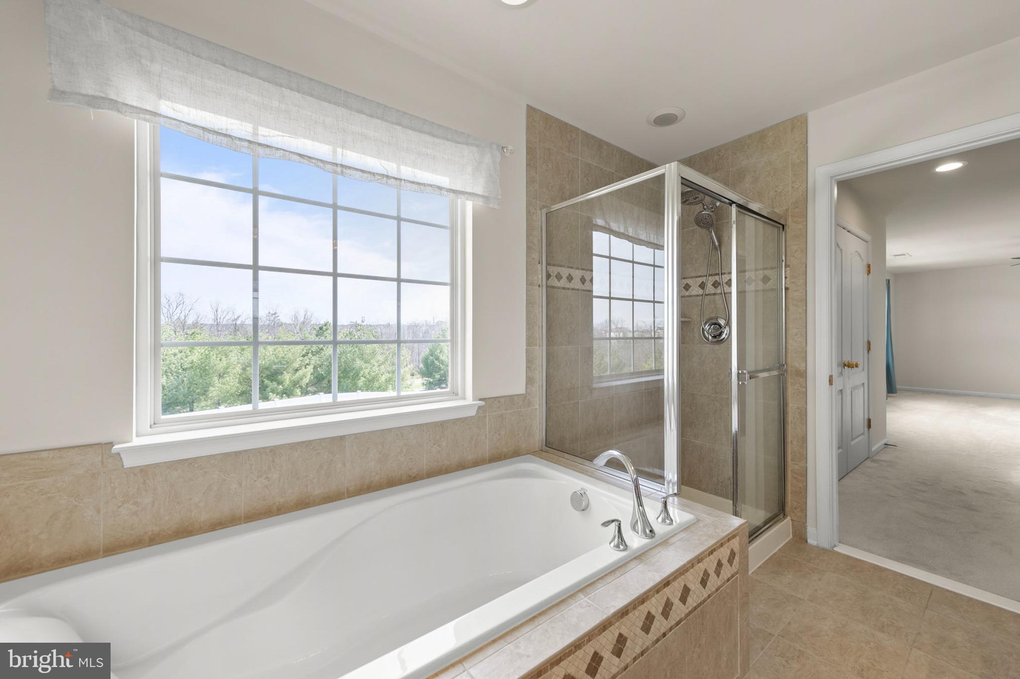 WAKELAND MANOR - Residential