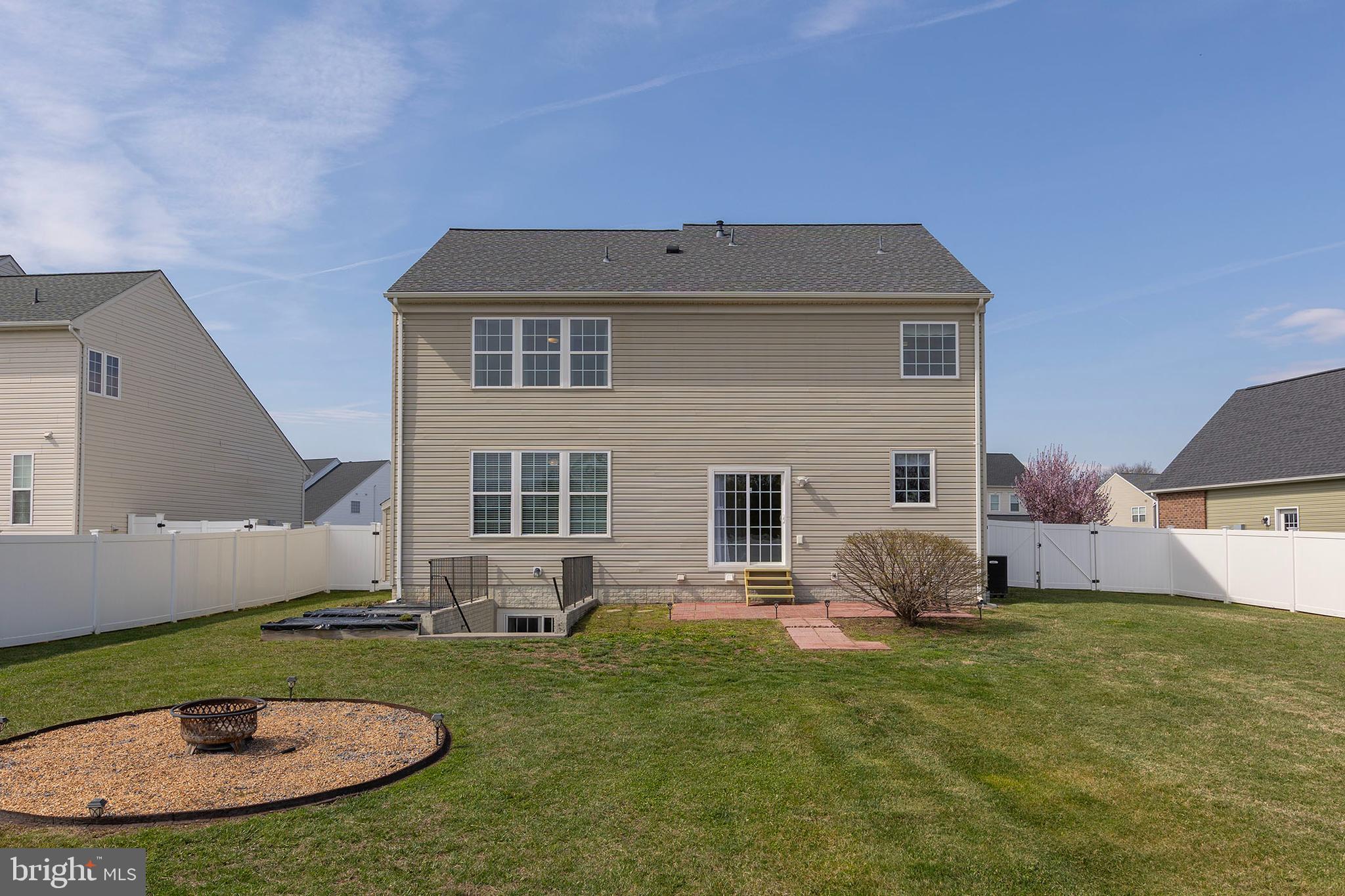 WAKELAND MANOR - Residential