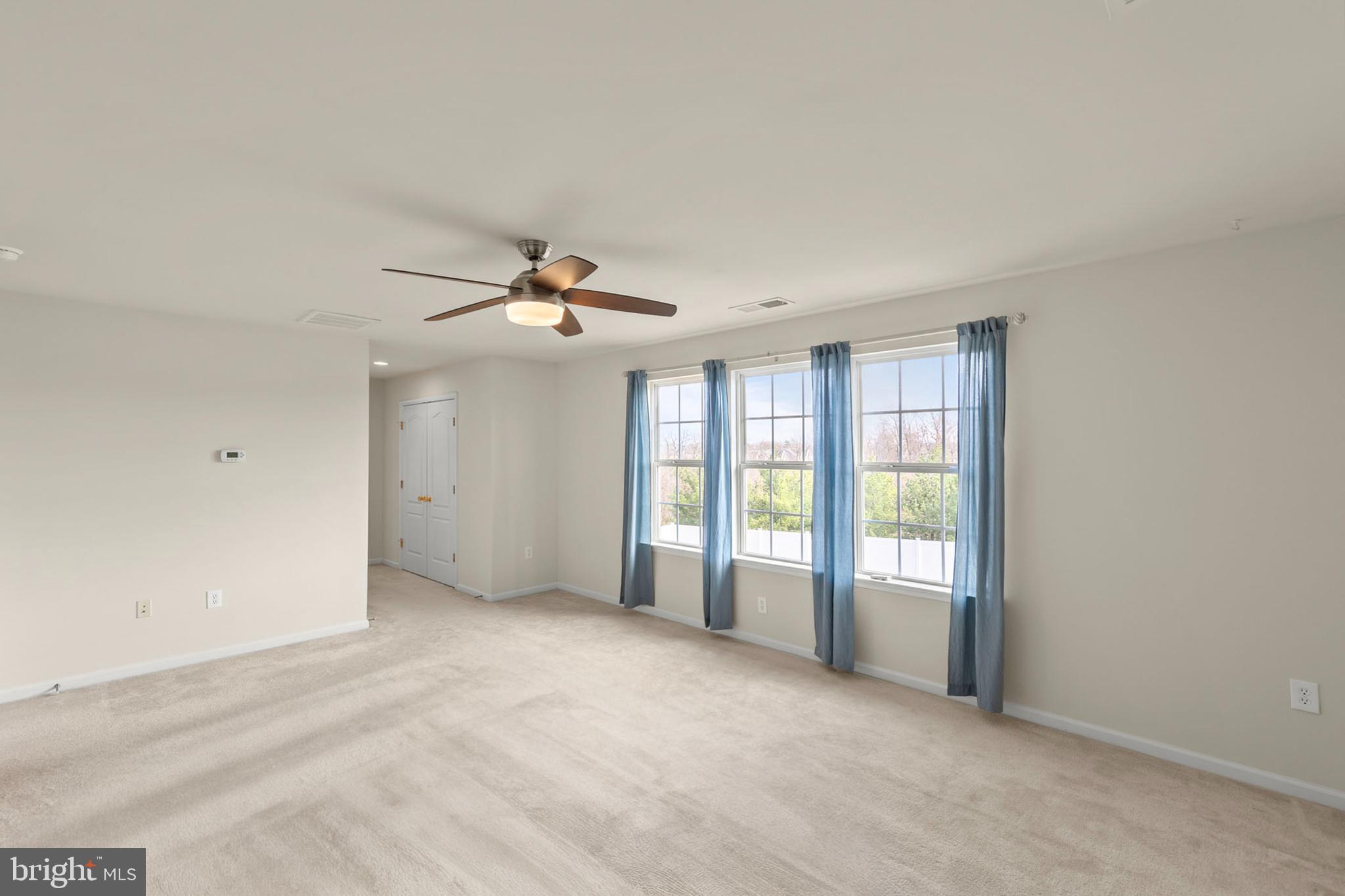 WAKELAND MANOR - Residential