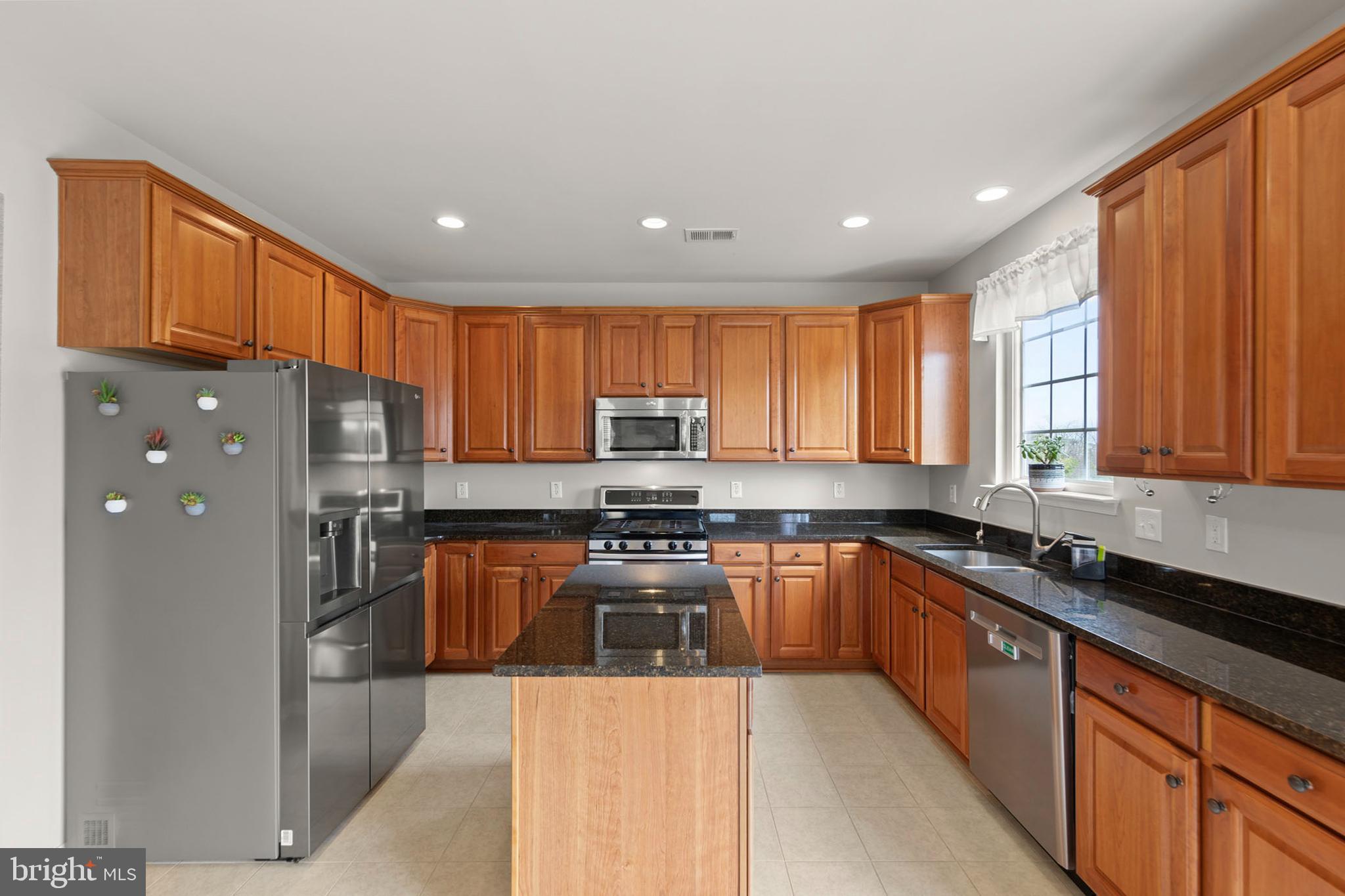 WAKELAND MANOR - Residential