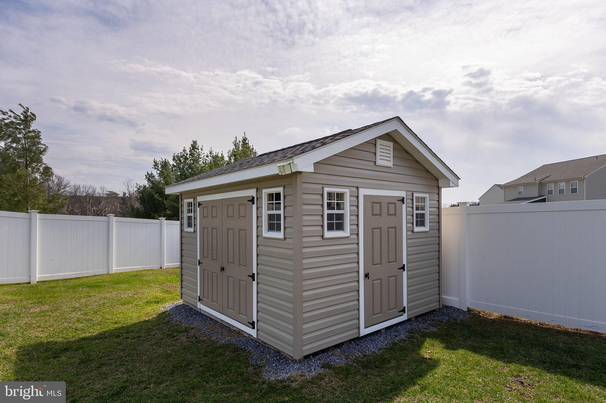 WAKELAND MANOR - Residential