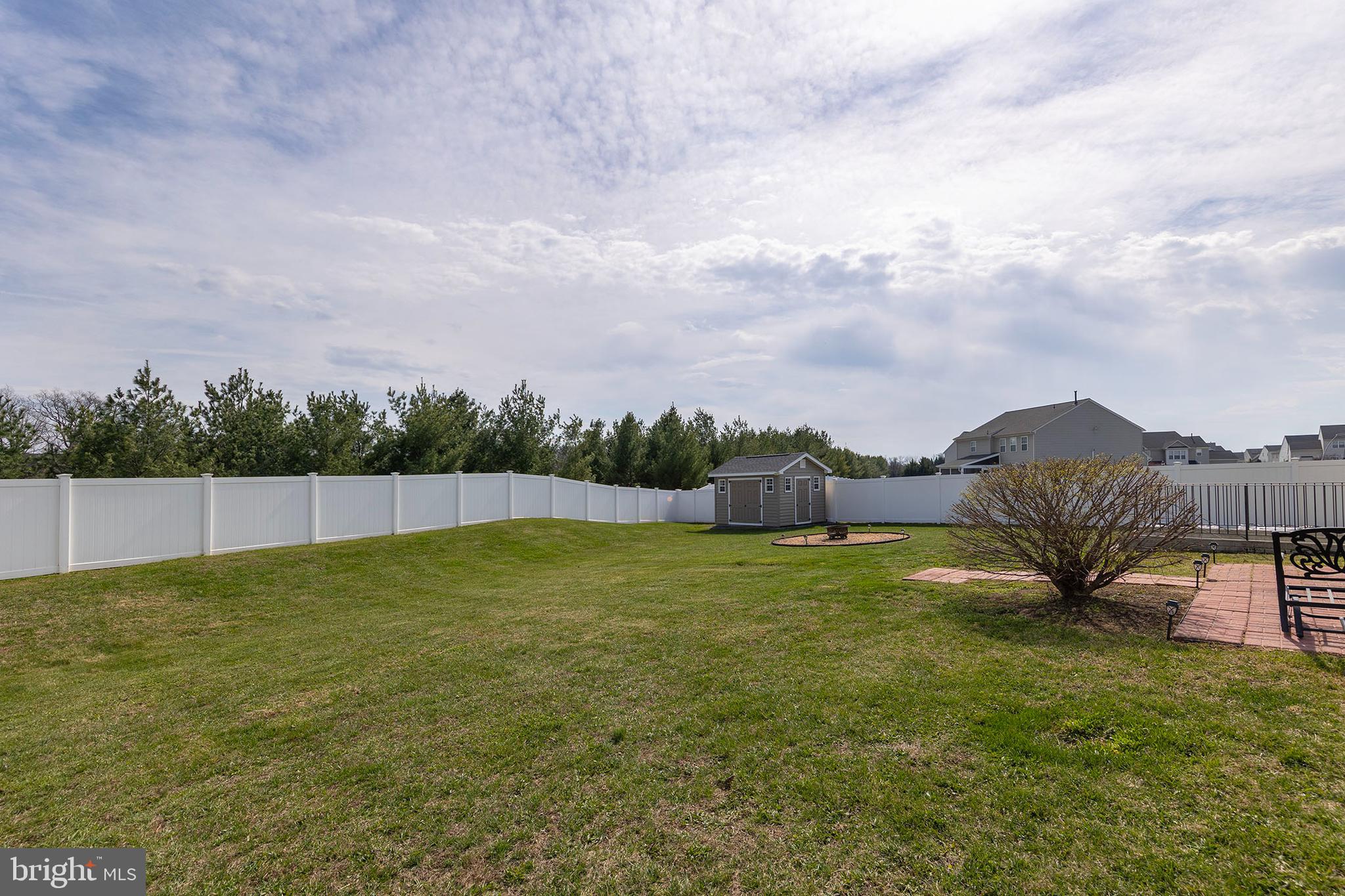 WAKELAND MANOR - Residential