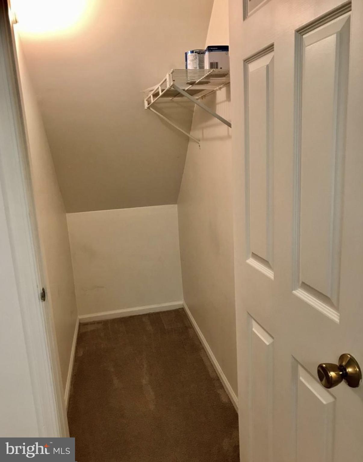 VILLAGE SHIRES - Residential Lease