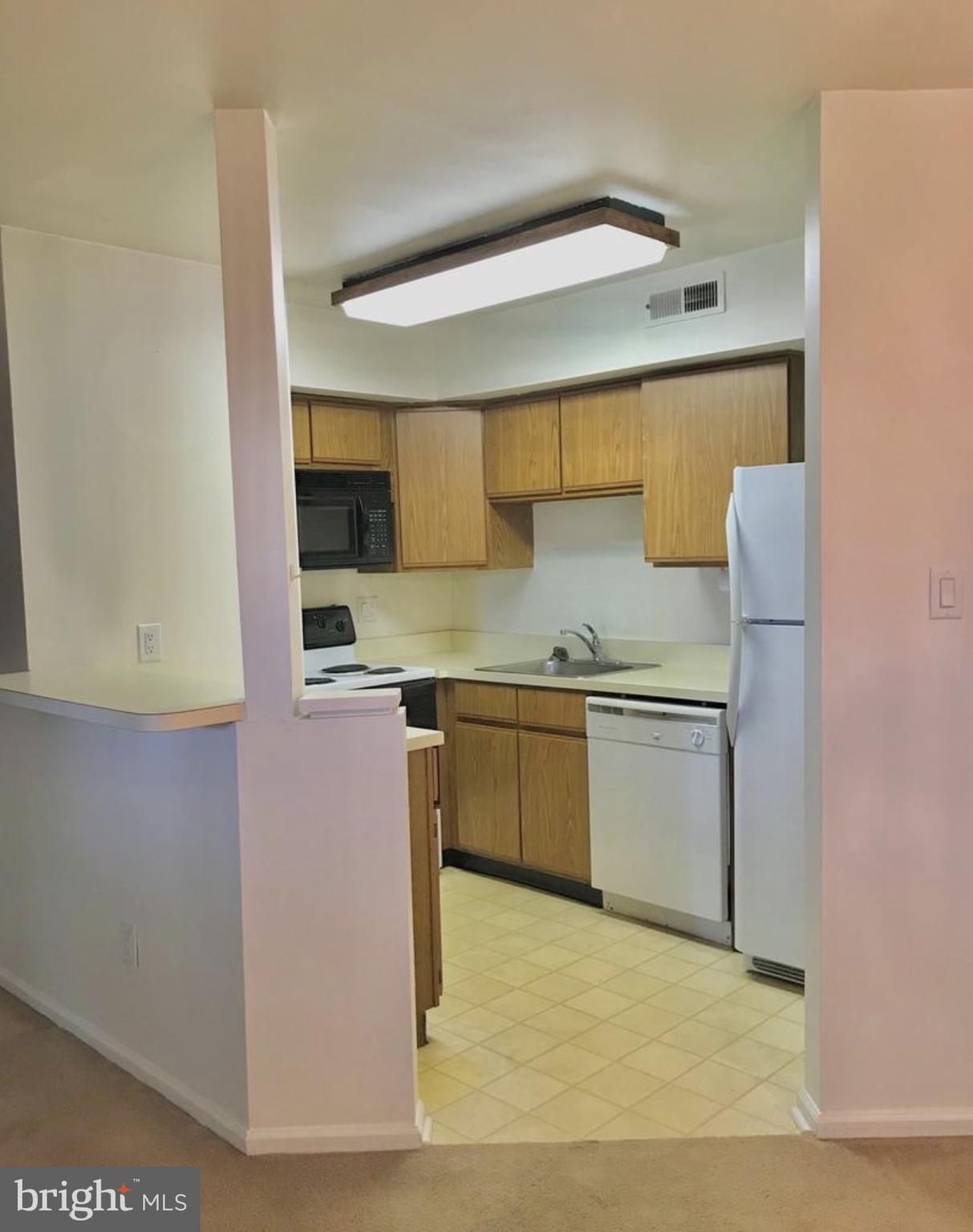 VILLAGE SHIRES - Residential Lease