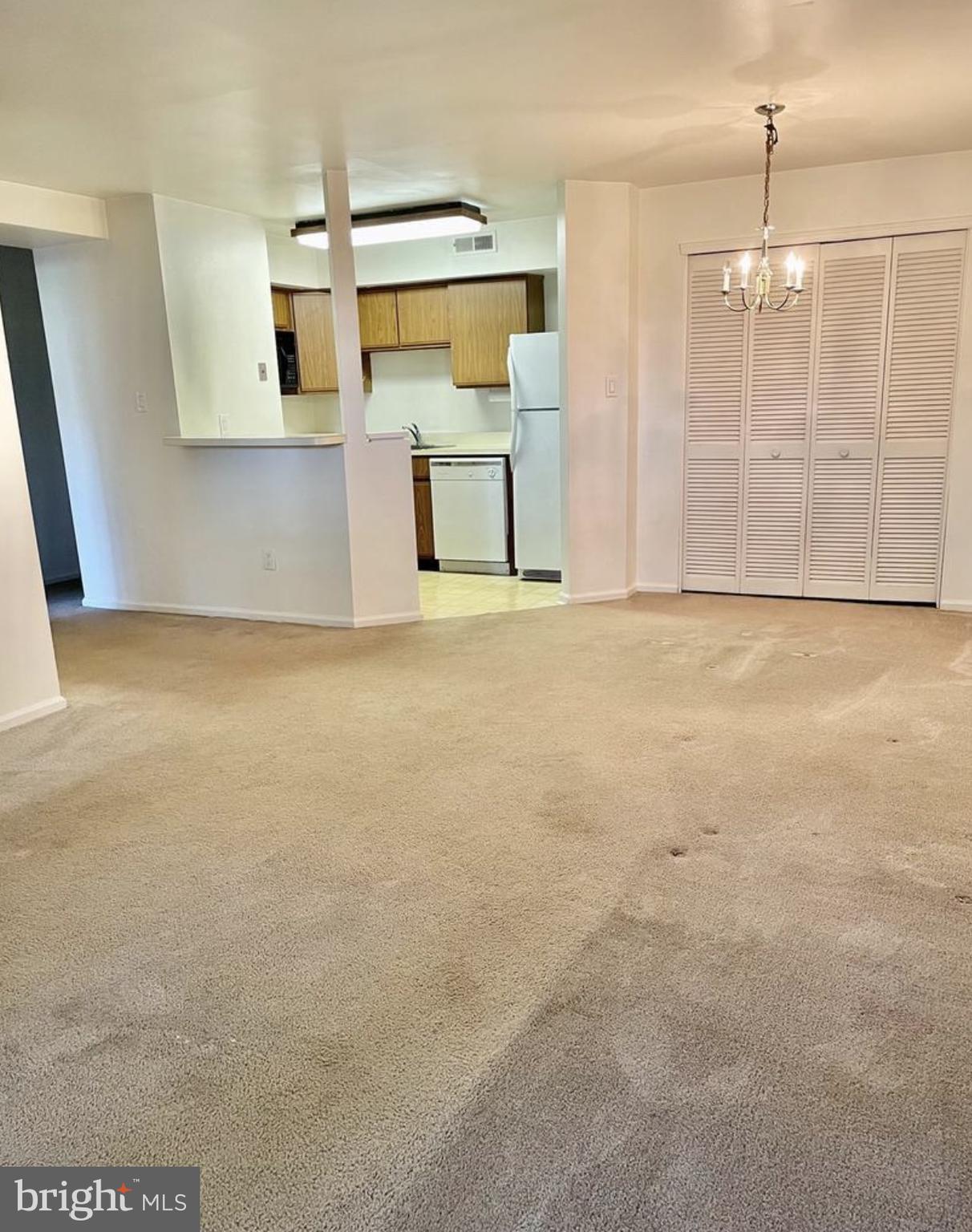 VILLAGE SHIRES - Residential Lease