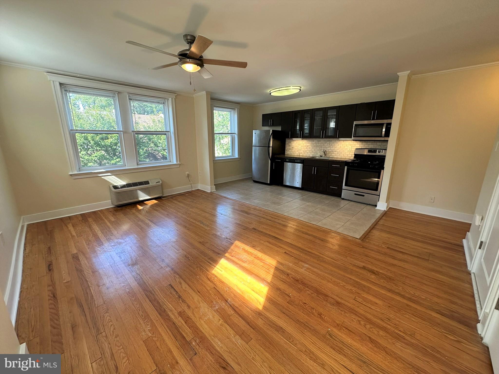437 W SCHOOL HOUSE LANE B-05