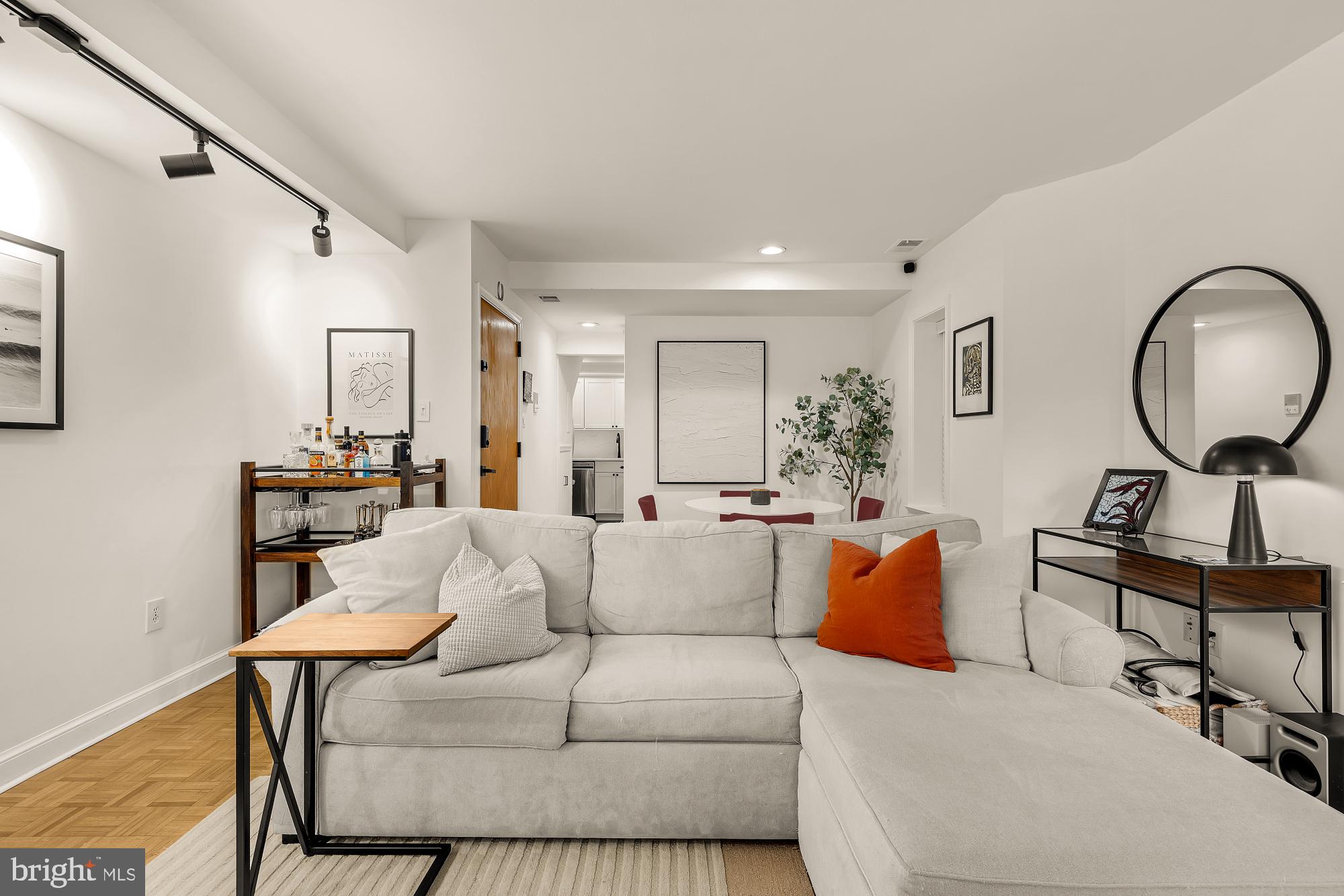 1811 19TH STREET NW 2